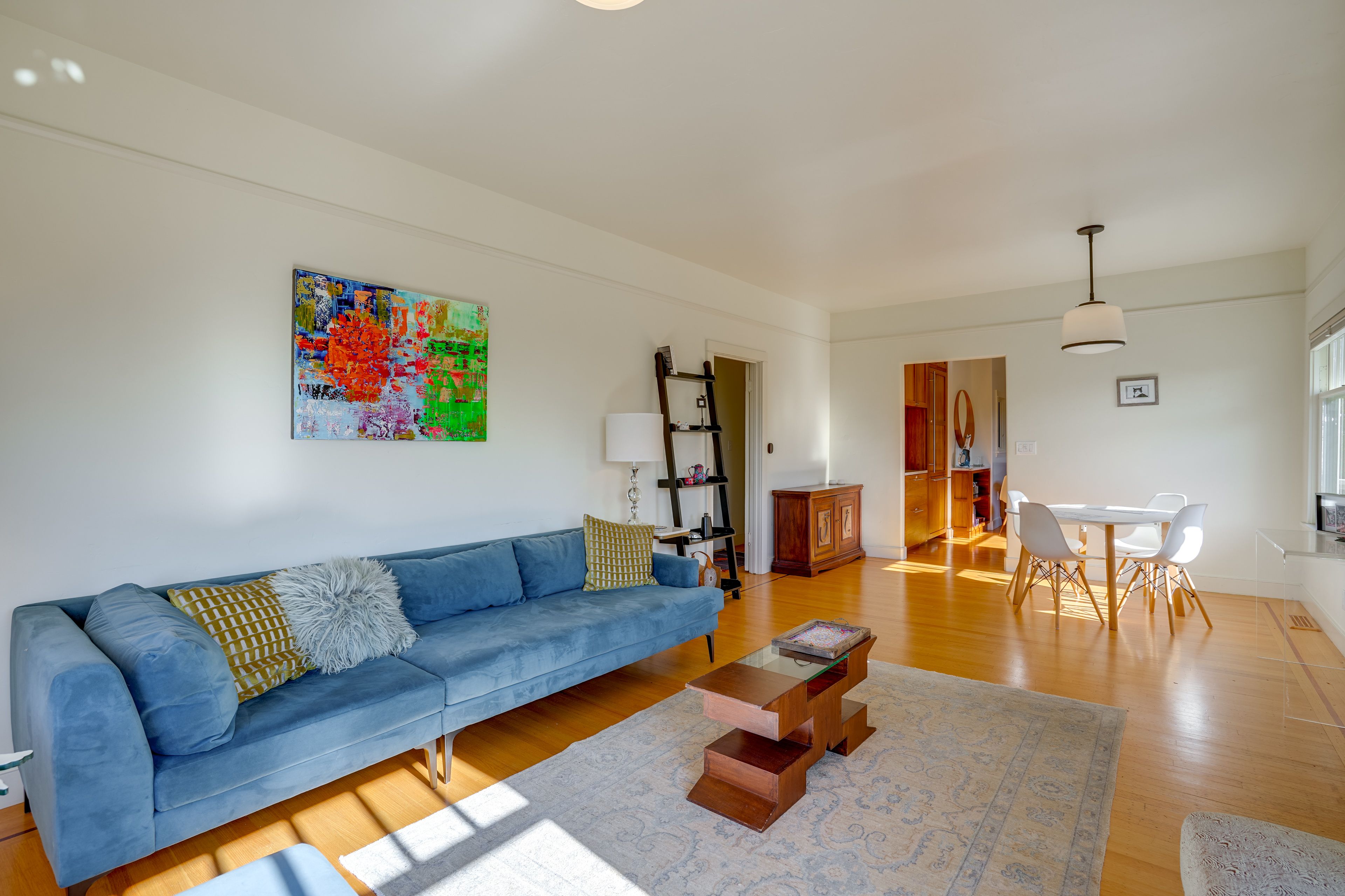 Living Room | Free WiFi | 1st Floor