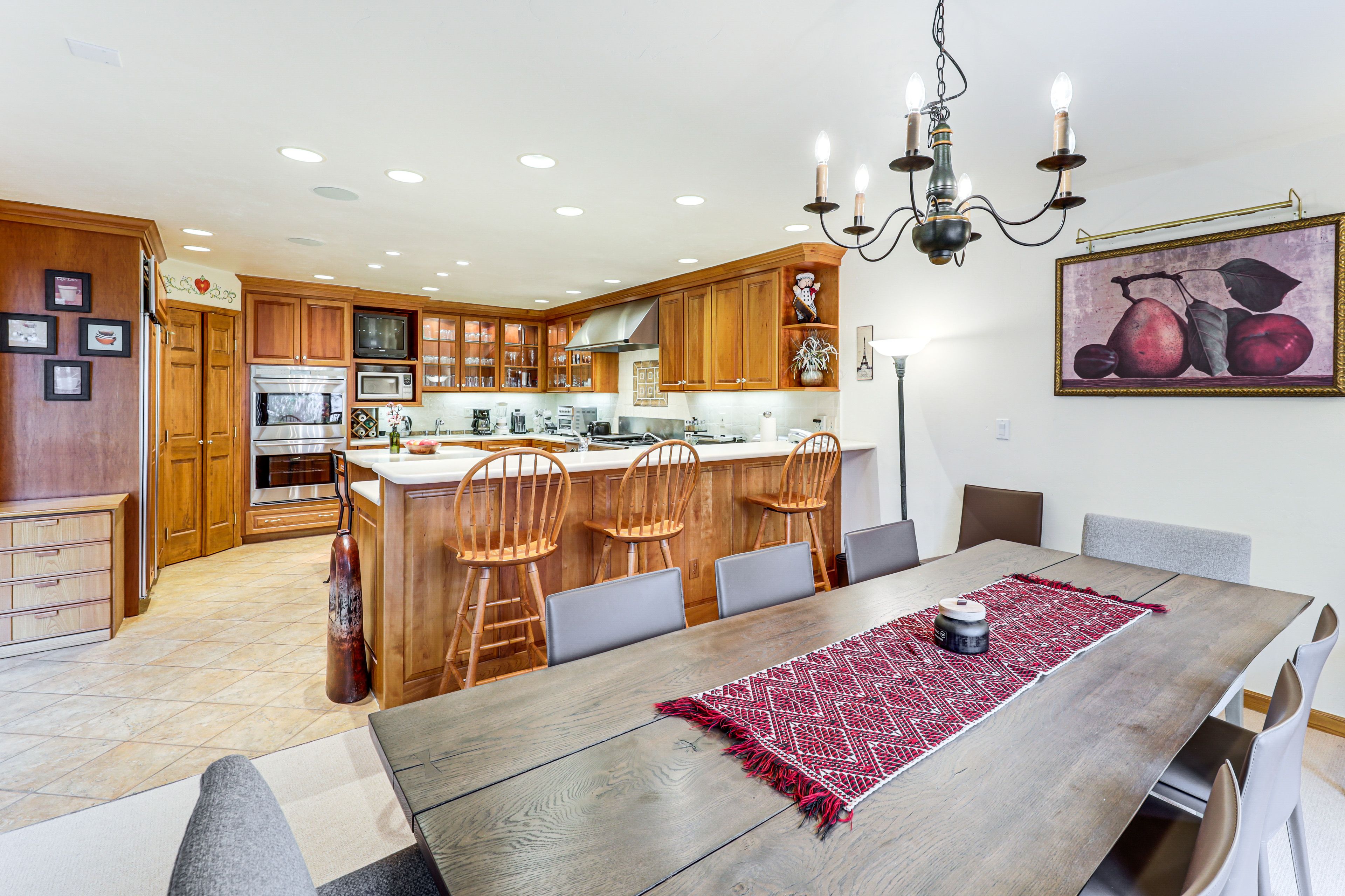 Dining Area | Dishware & Flatware | 3-Story Home
