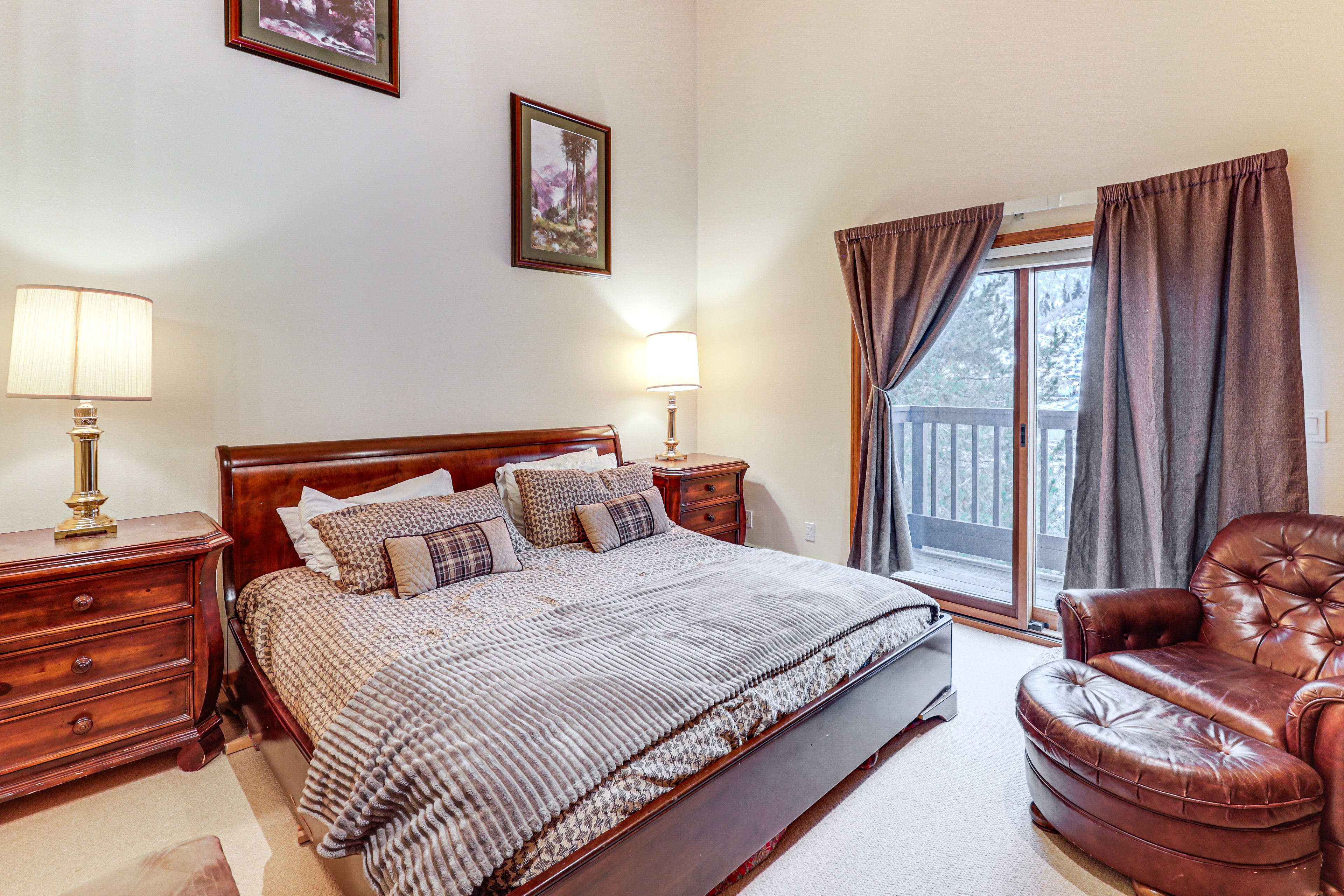 Bedroom 4 | King Bed | Upper Level