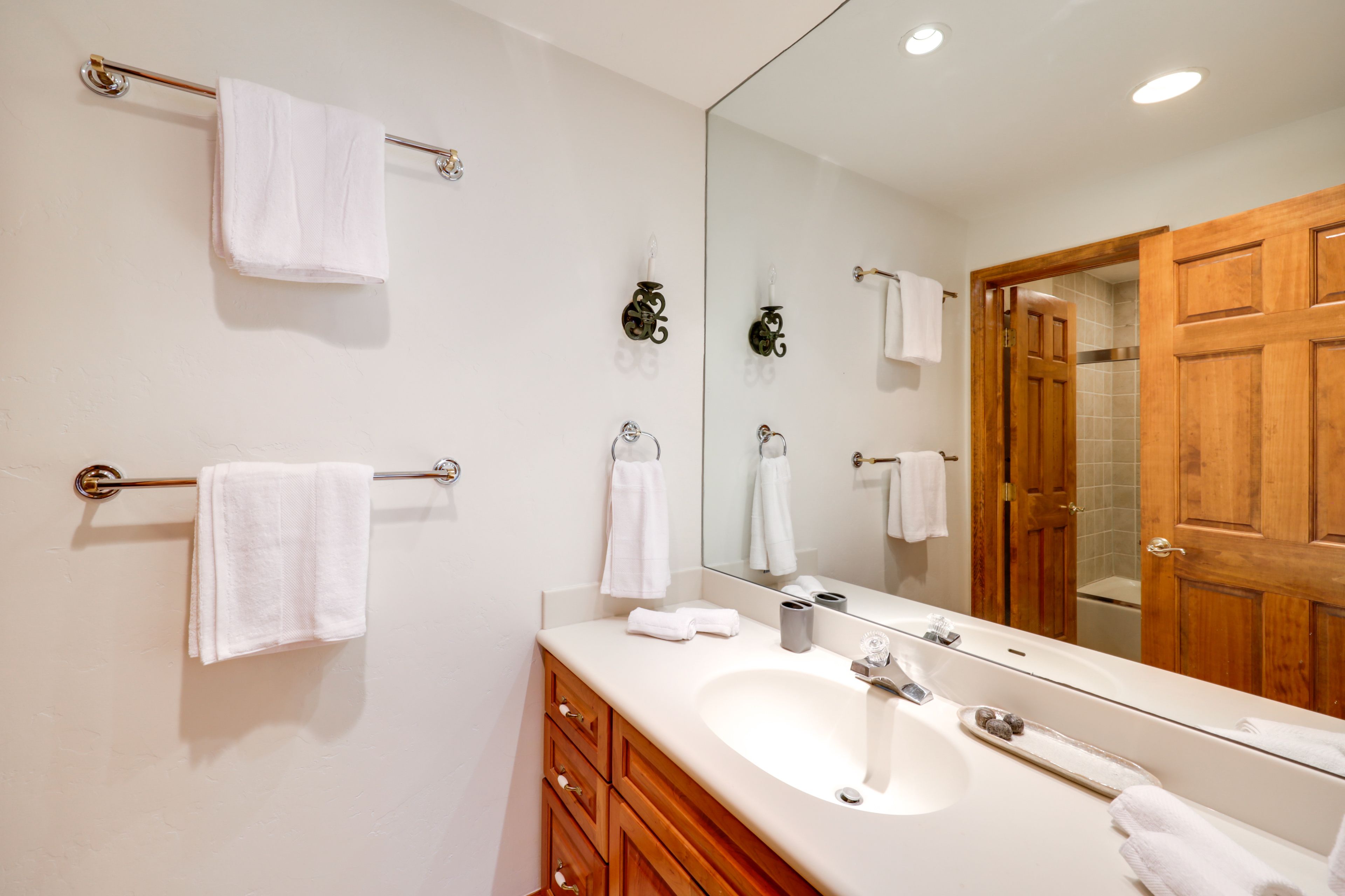 Full Bathroom | Main Level