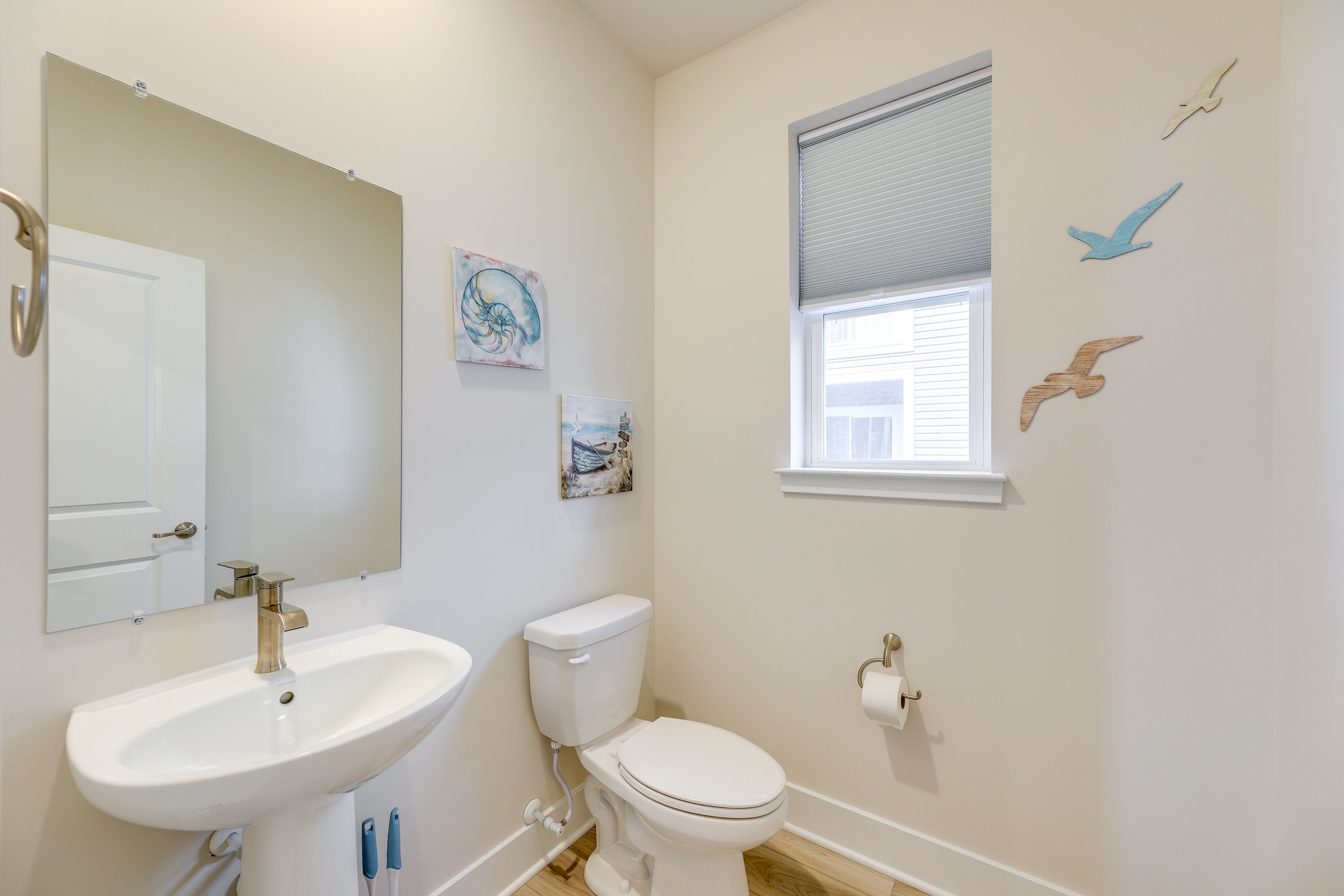 Half Bathroom | 2nd Floor