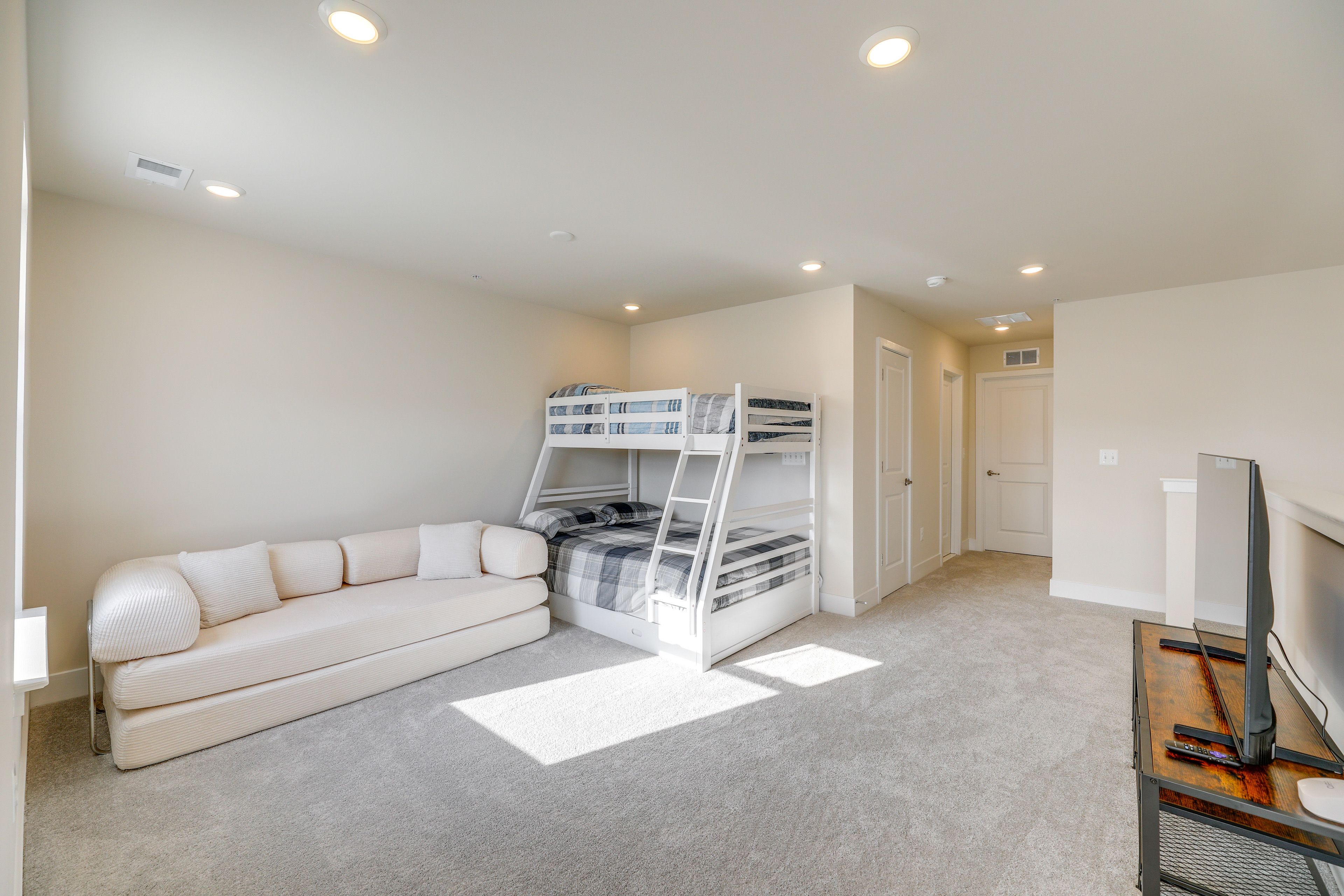 Loft | 4th Floor | Twin/Full Bunk Bed | Smart TV