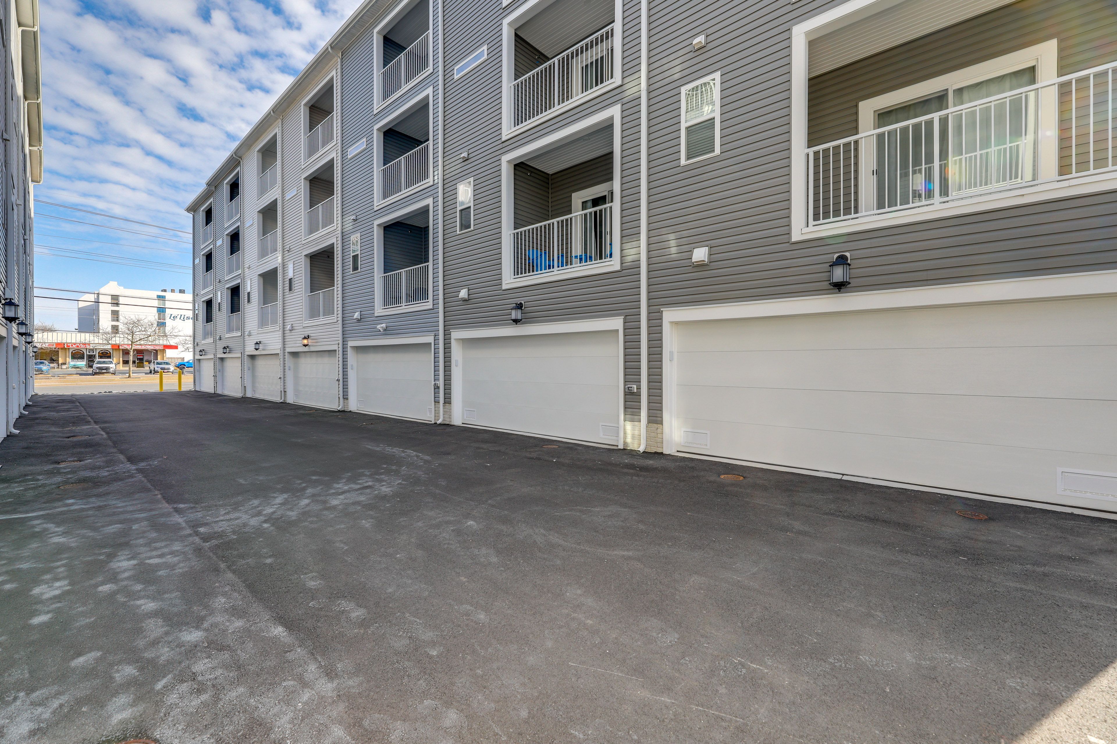 Parking | Garage (2 Vehicles) | Community Parking Lot & Street Parking