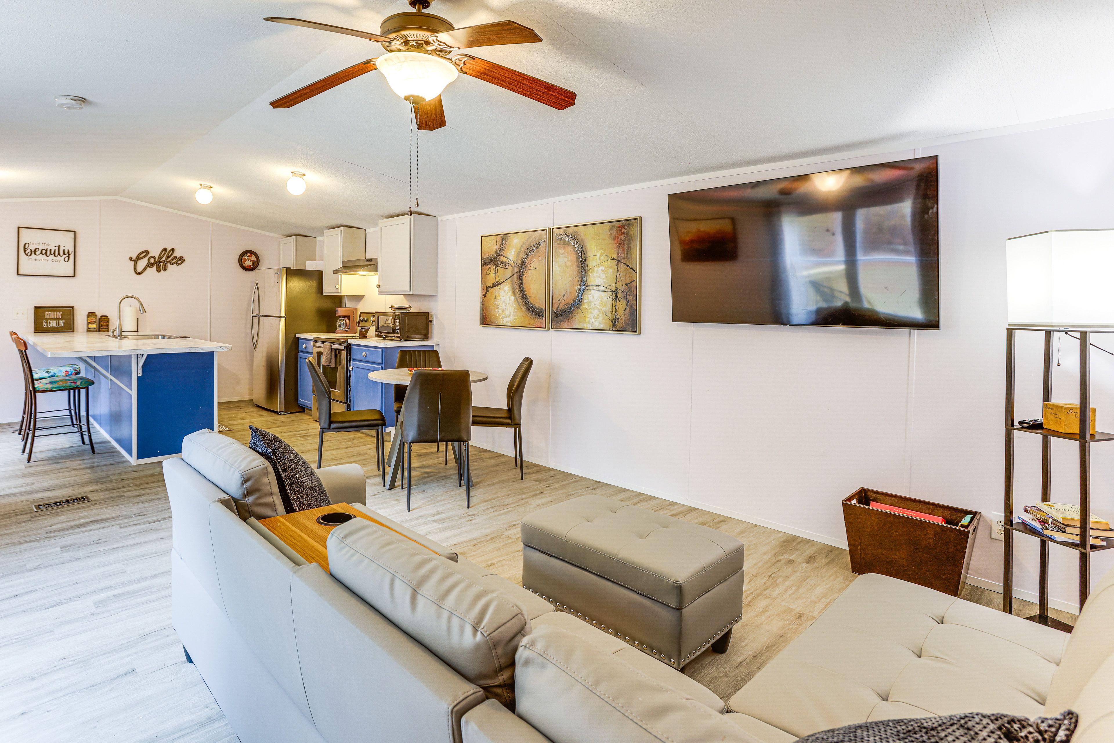 Interior | Smart TV | Kitchen