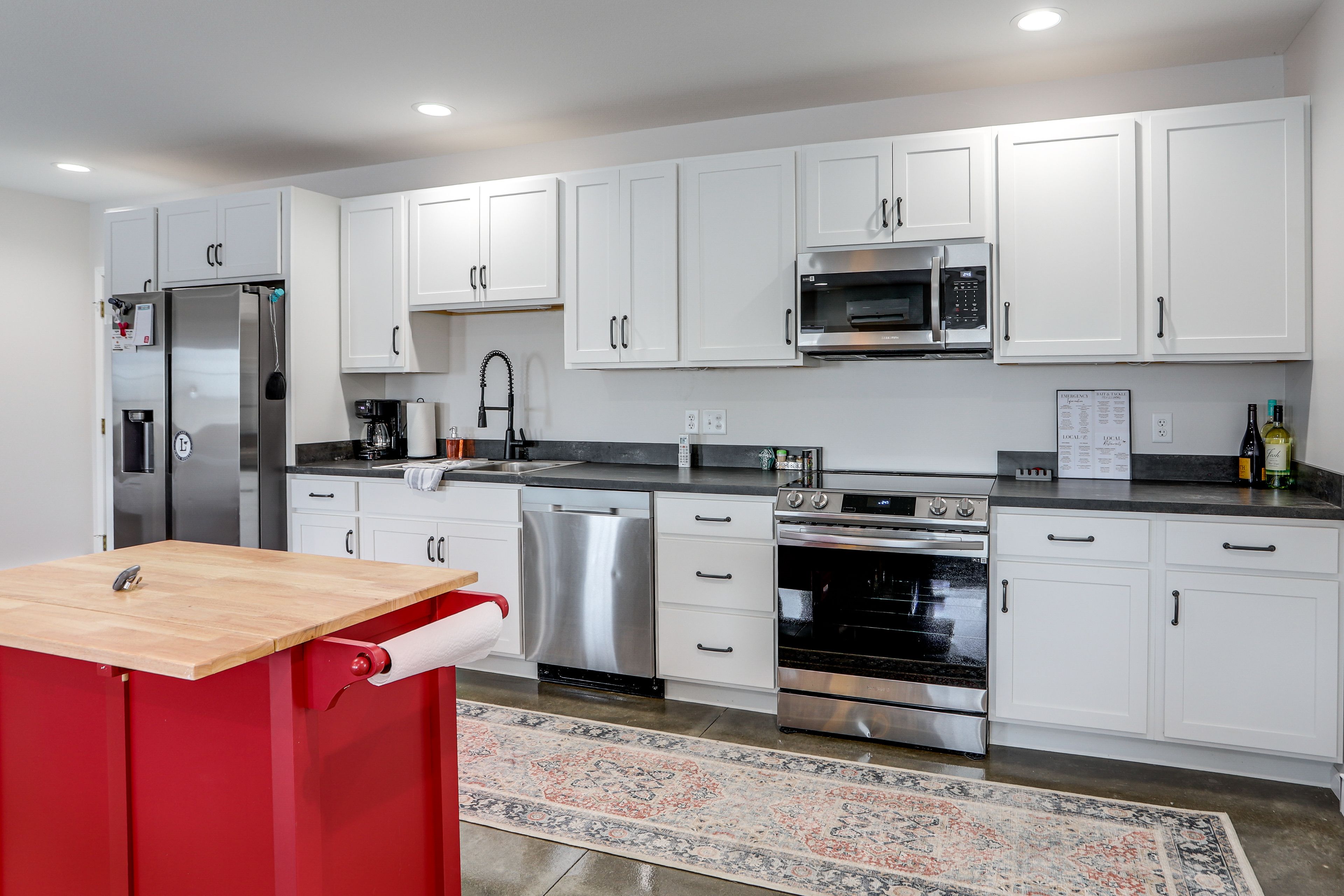 Kitchen | Trash Bags/Paper Towels