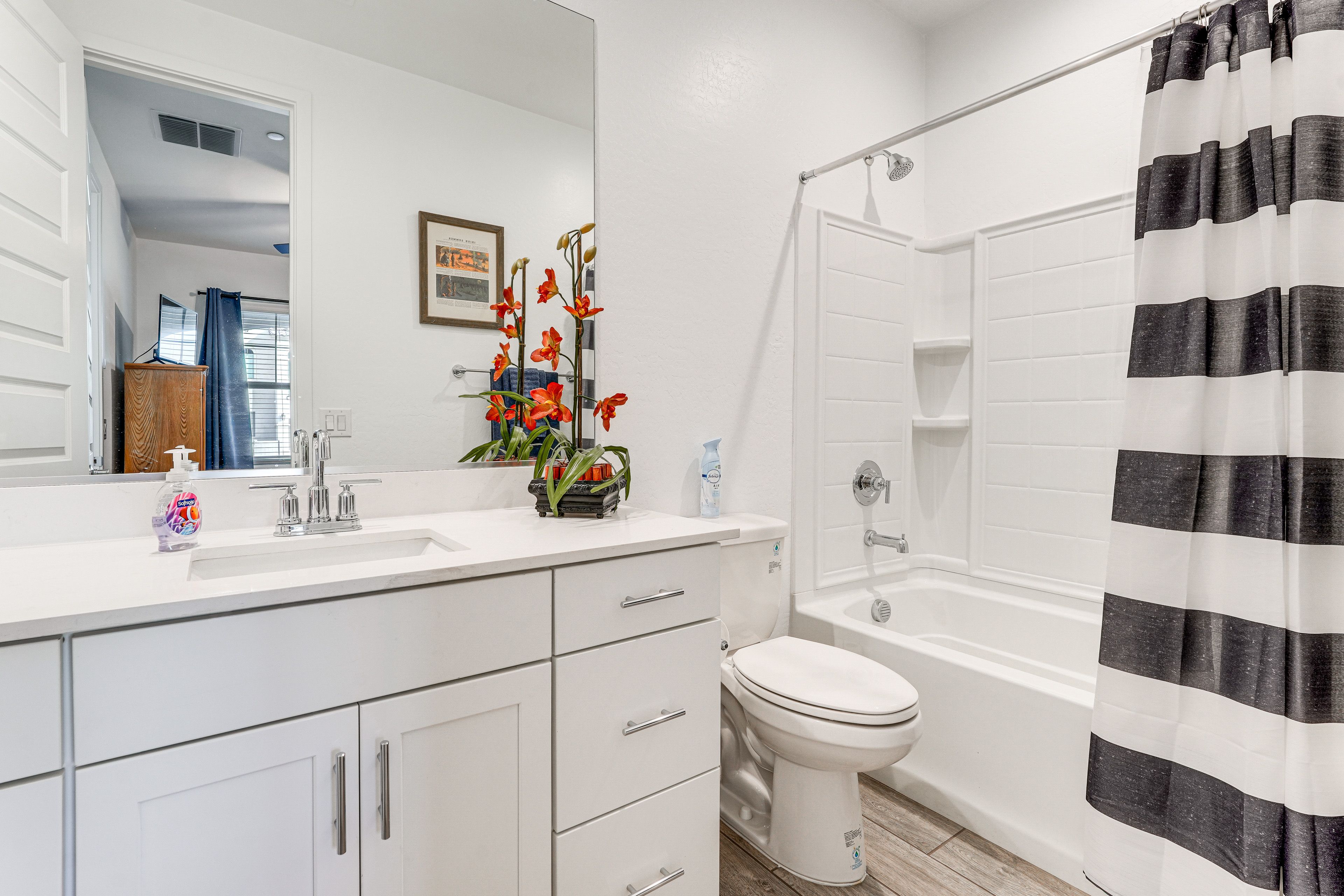 Full Bathroom | 1st Floor