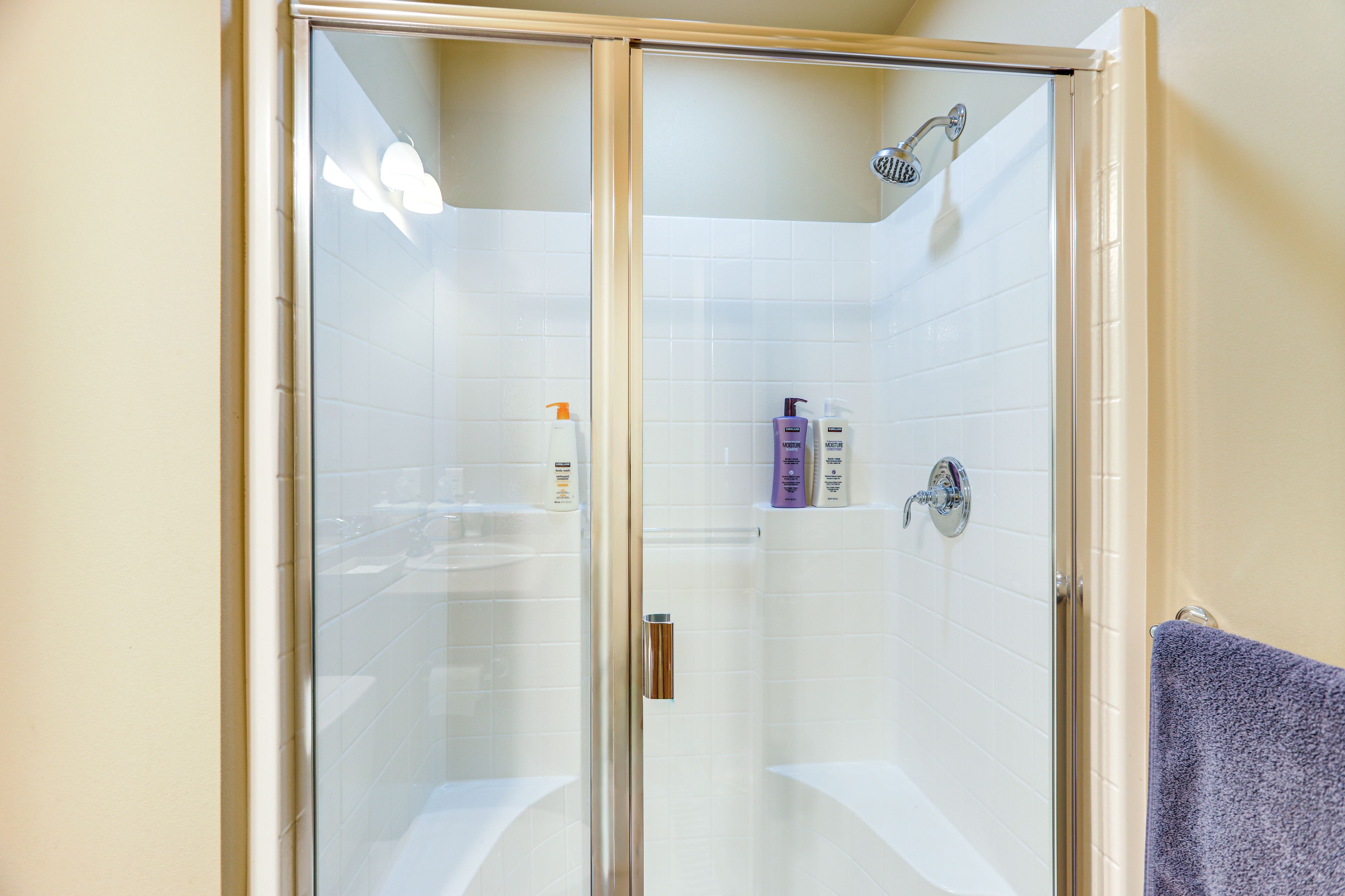 Bathroom | 1st Floor