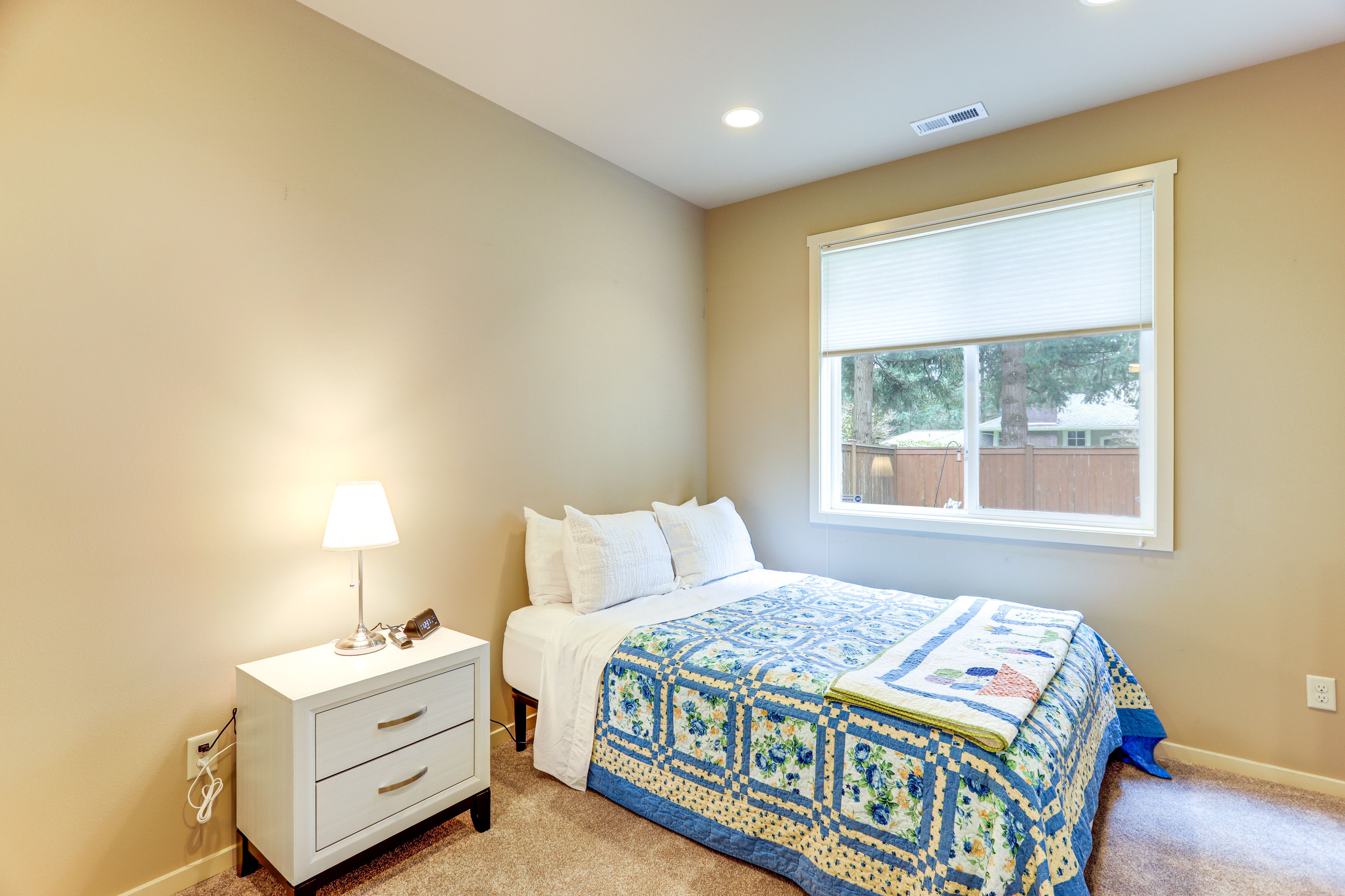 Bedroom 1 | Queen Bed | 1st Floor