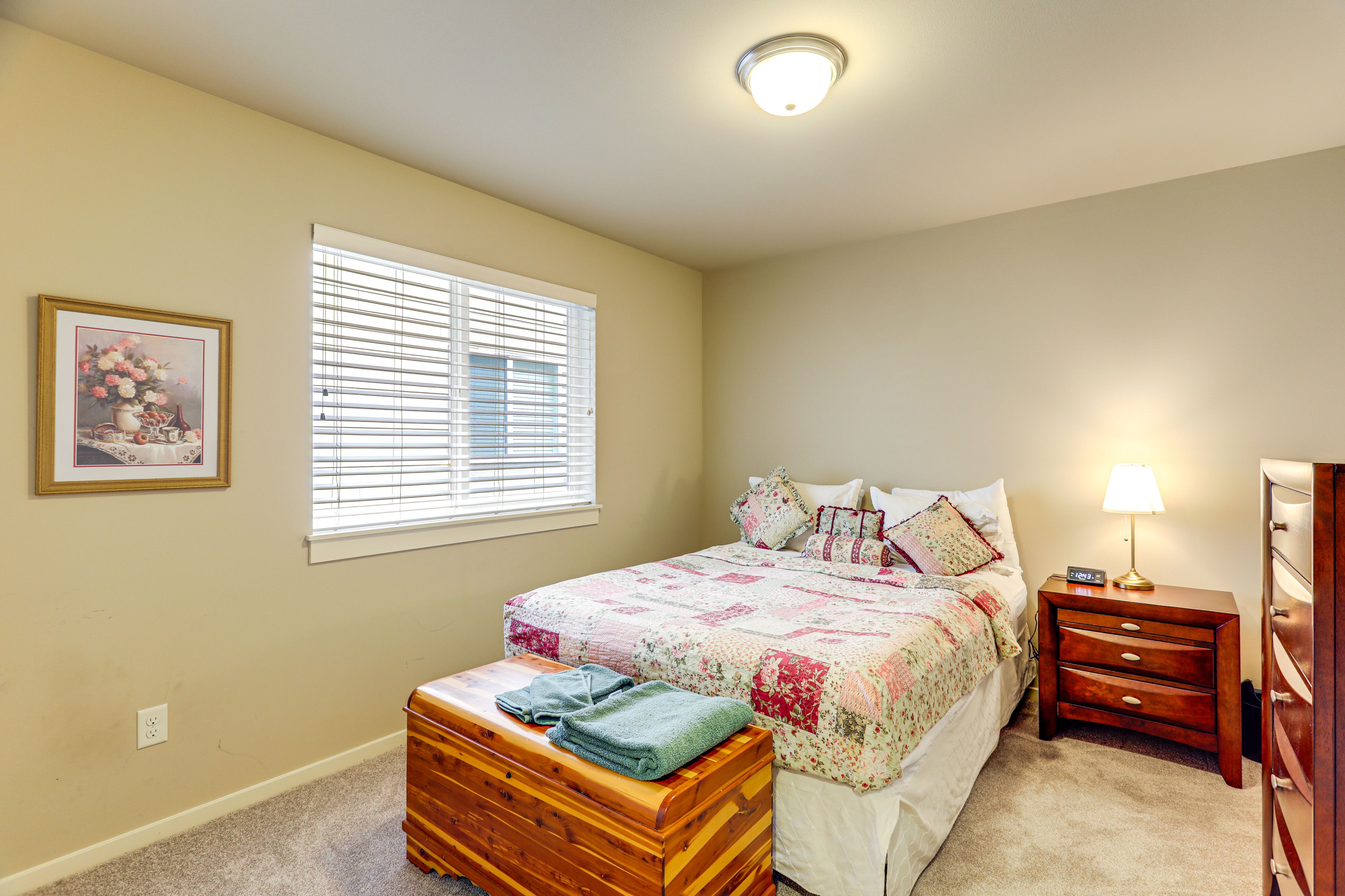 Bedroom 2 | 2nd Floor | Queen Bed