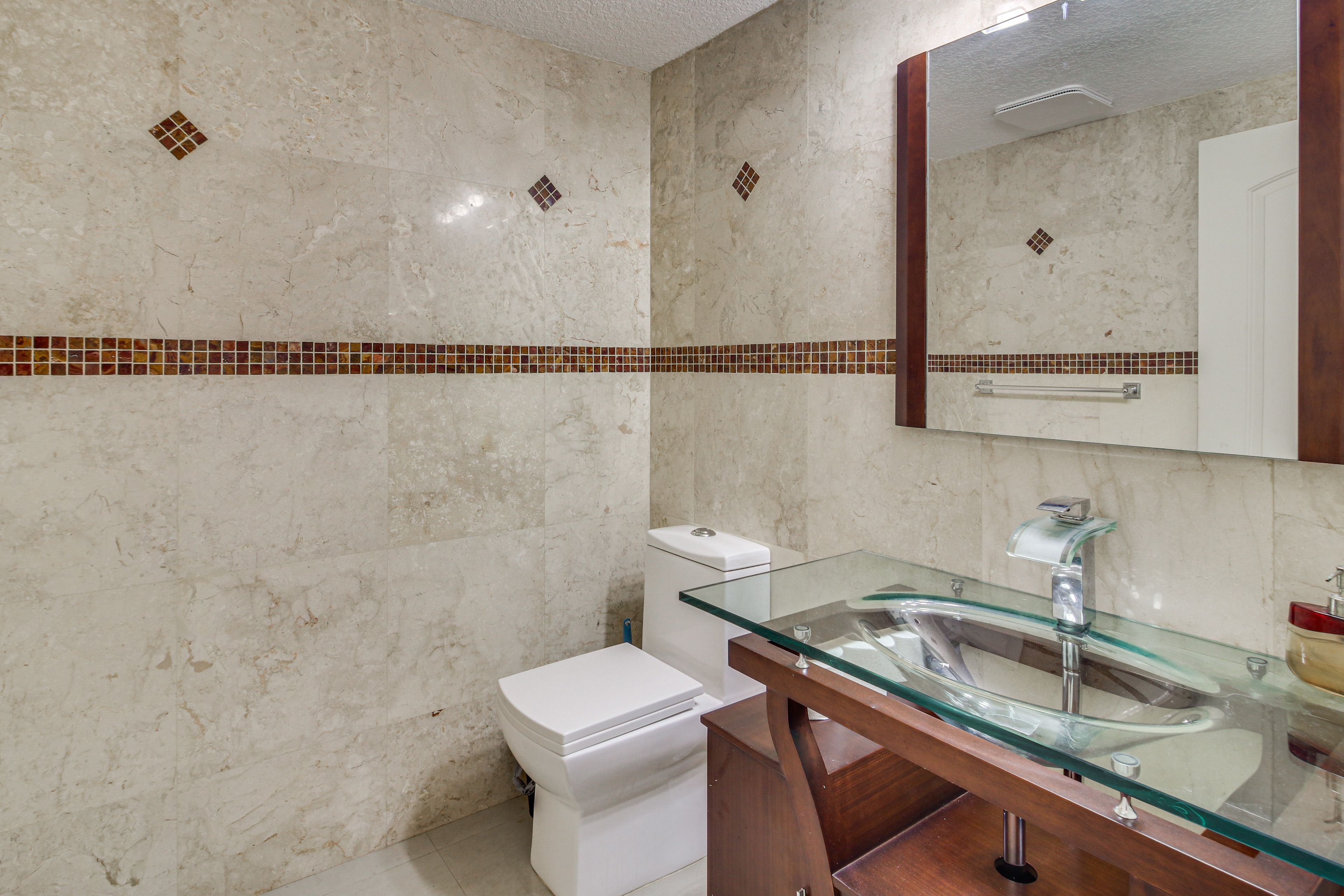 Half Bathroom | 1st Floor