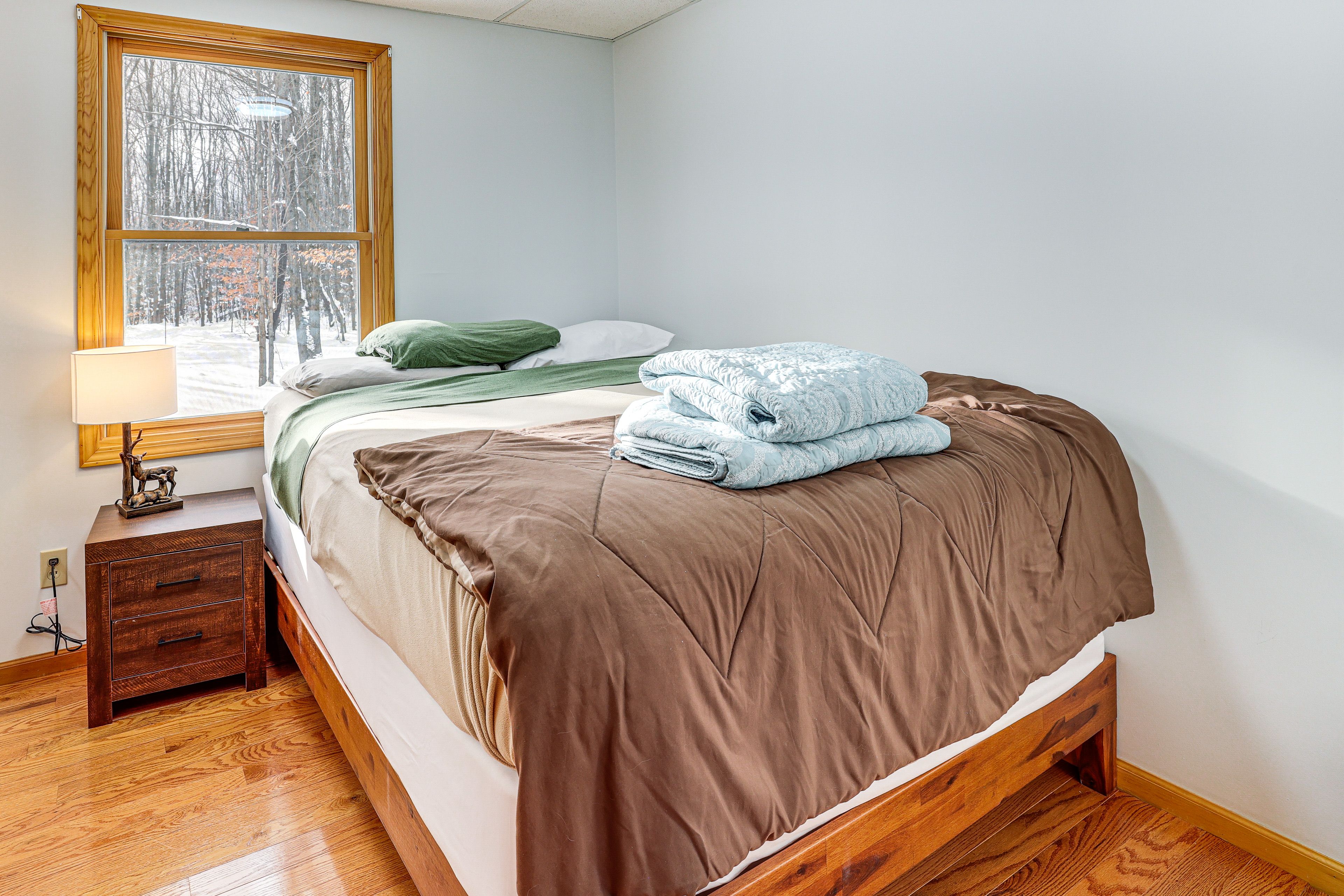 Bedroom 2 | Main Level | Queen Bed