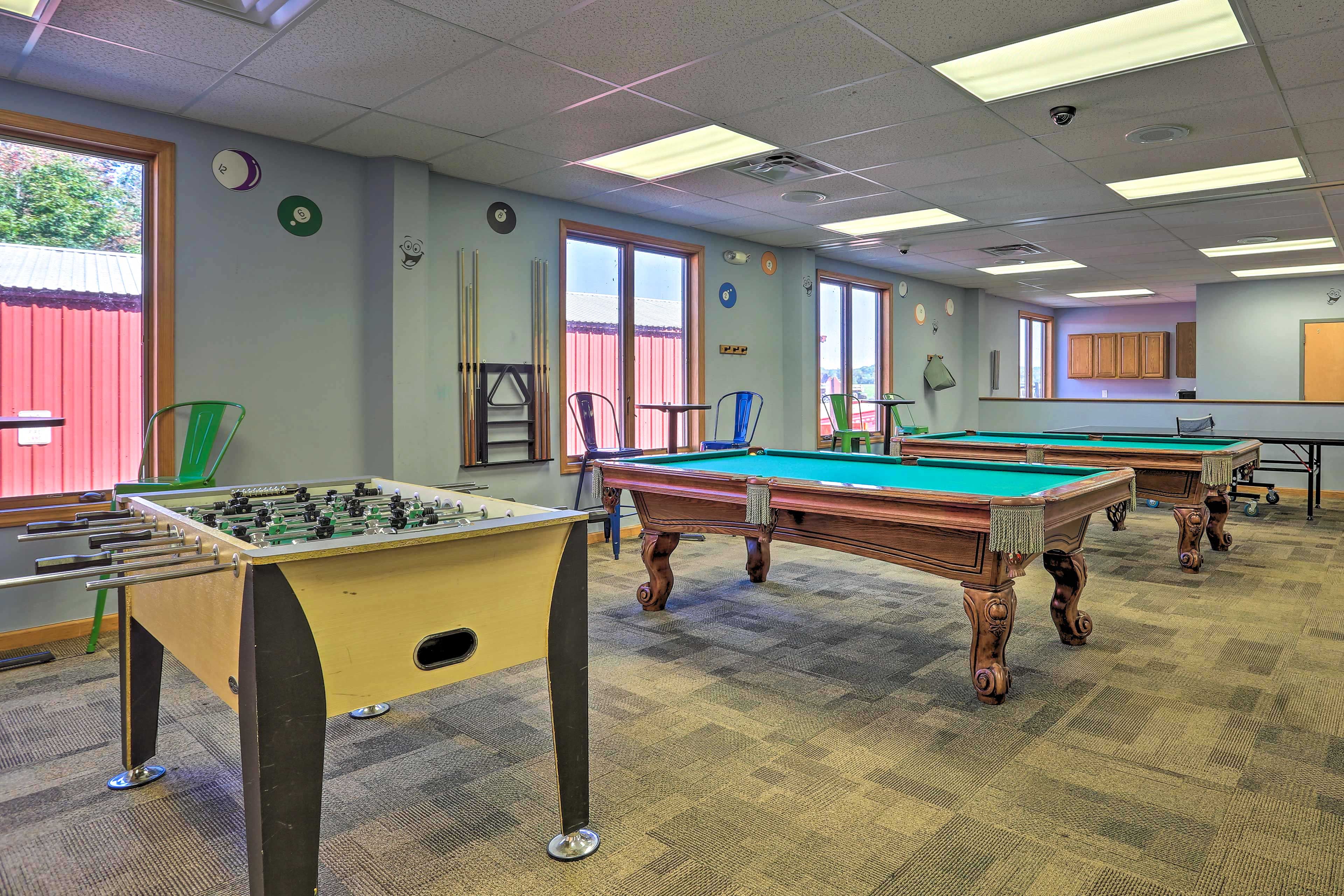 Arrowhead Lake Community Amenities | Game Room | Fitness Center