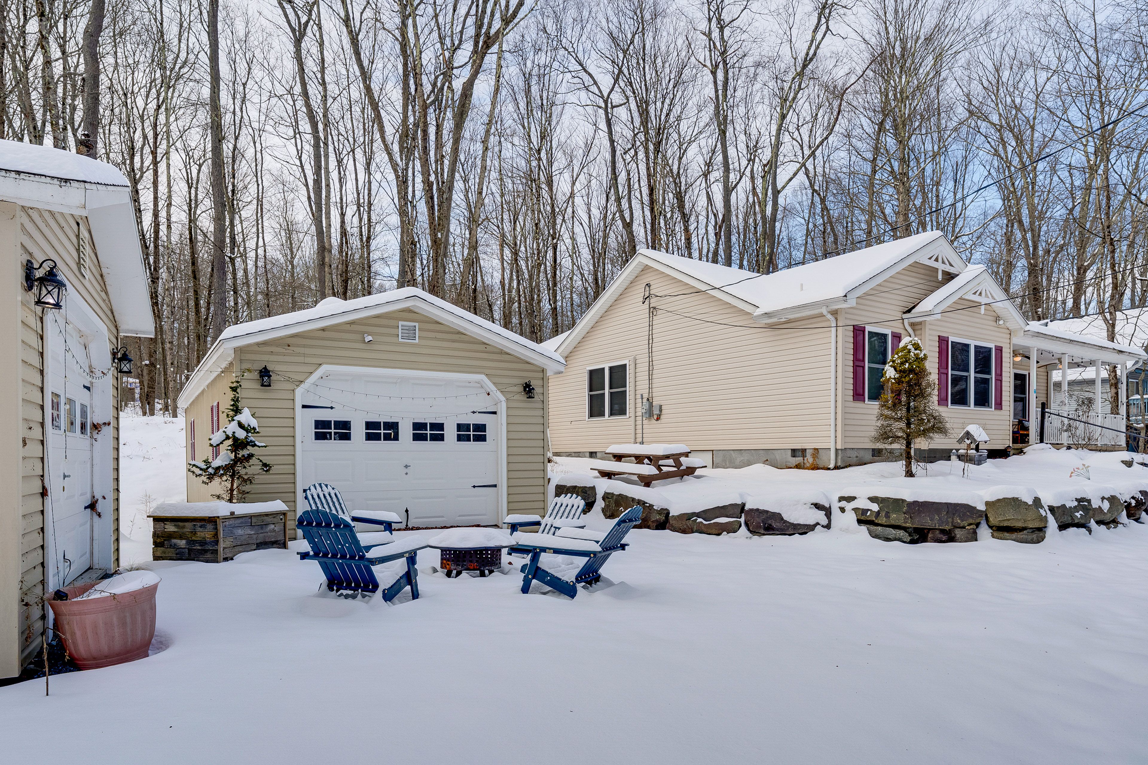 Parking | Driveway (4 Vehicles)