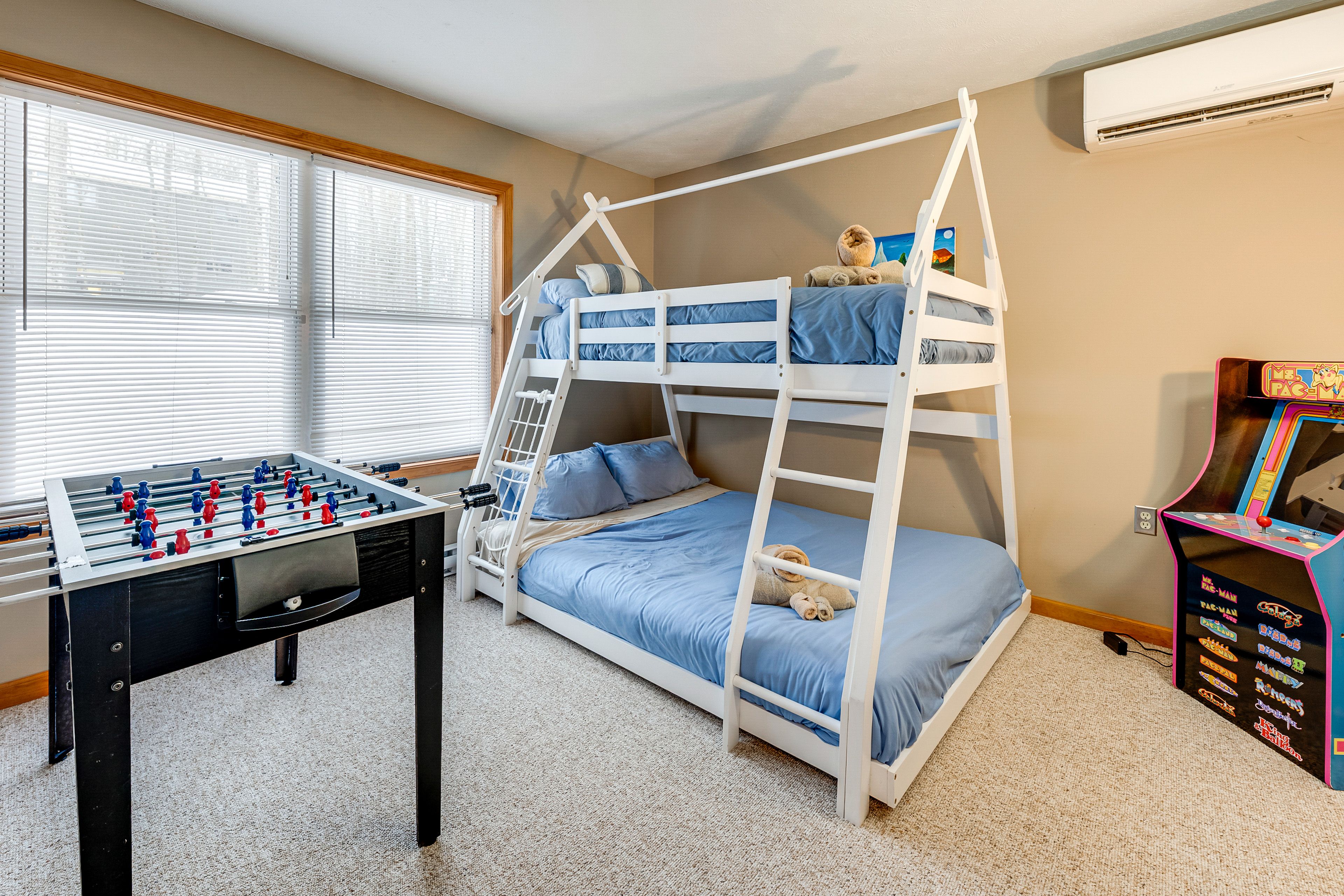 Bedroom 4 | Full/Twin Bunk Bed | Arcade Machine | Foosball Table