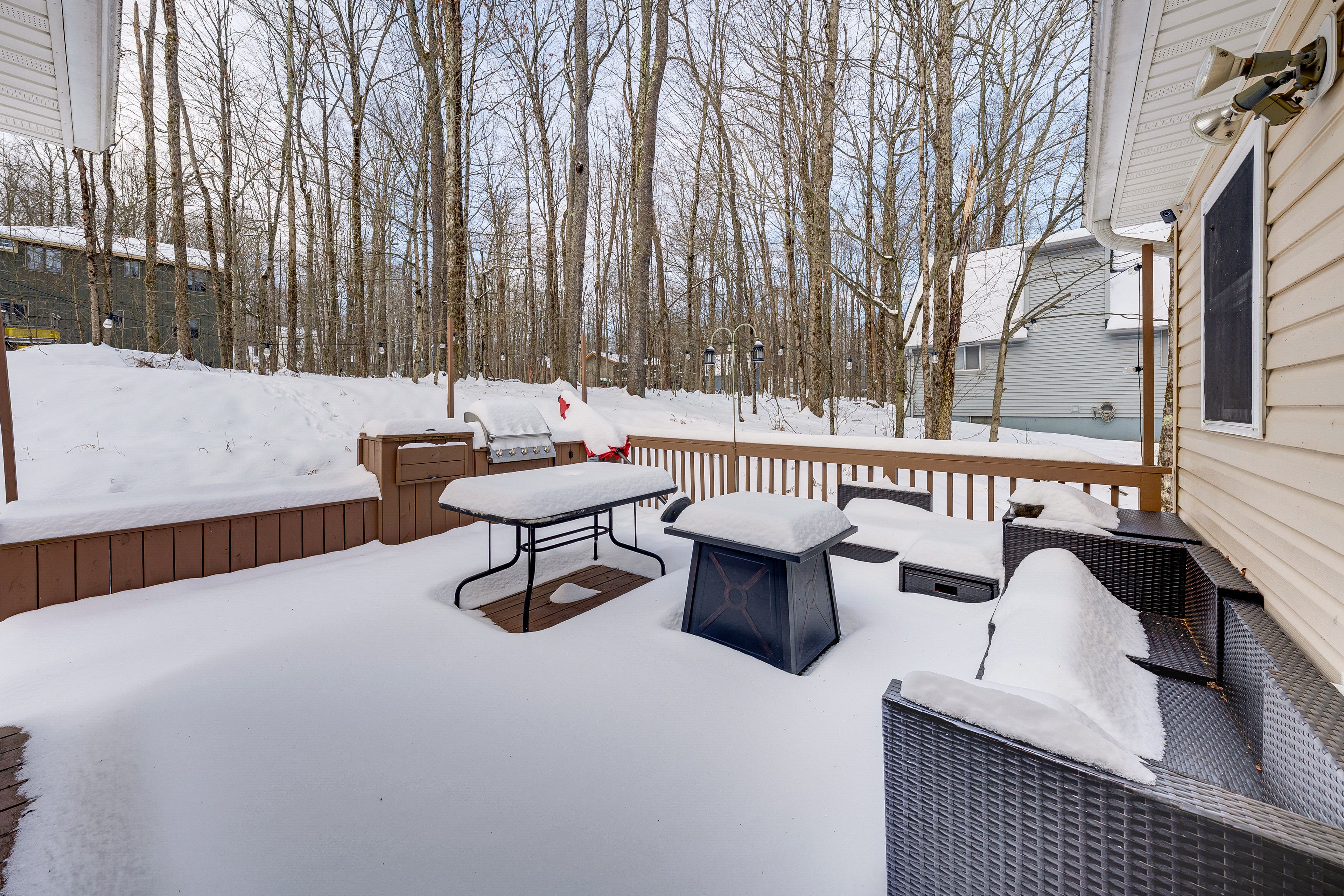 Deck | Gas Grill | Table | Seating