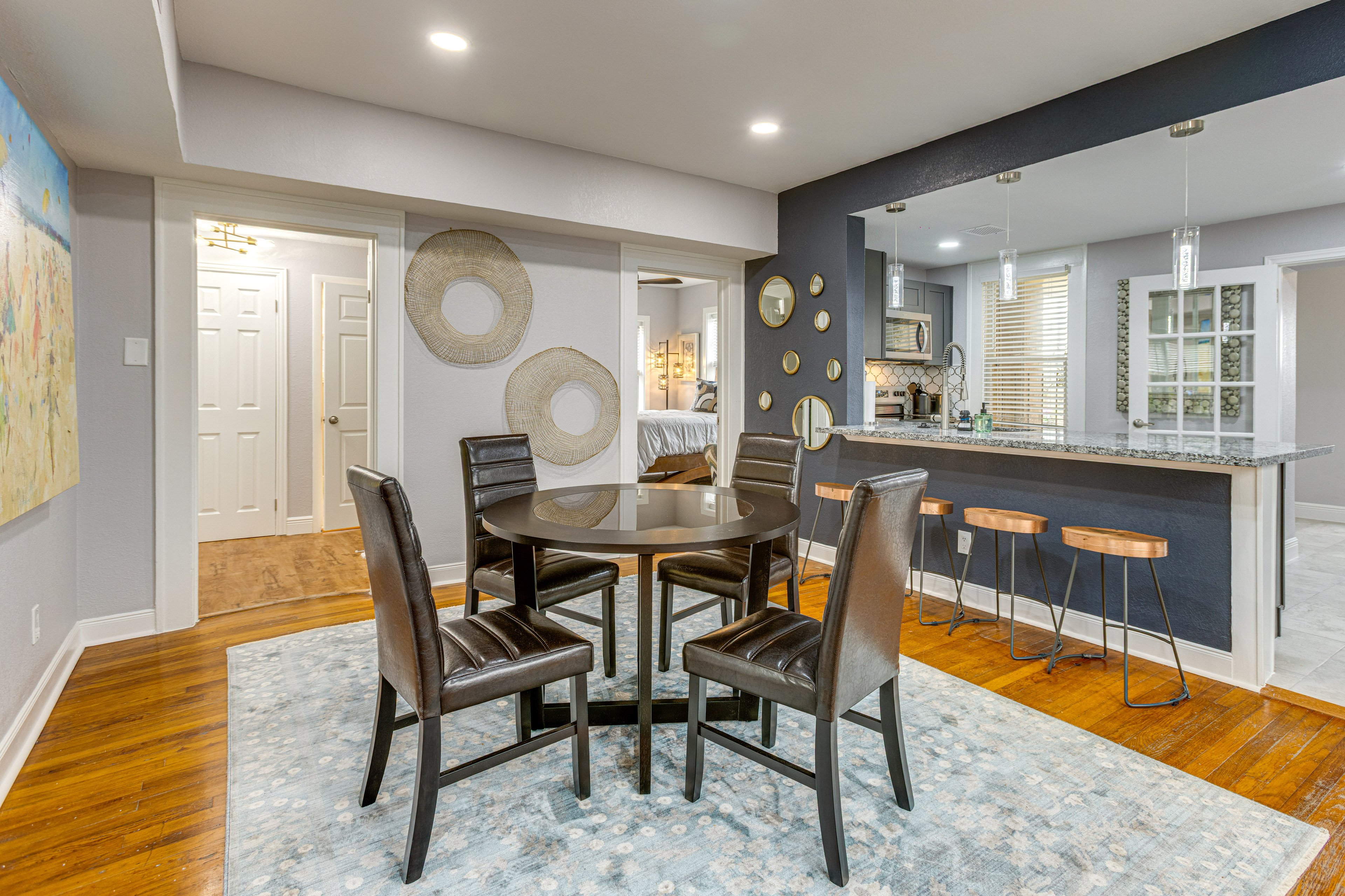 Dining Area | Kitchen