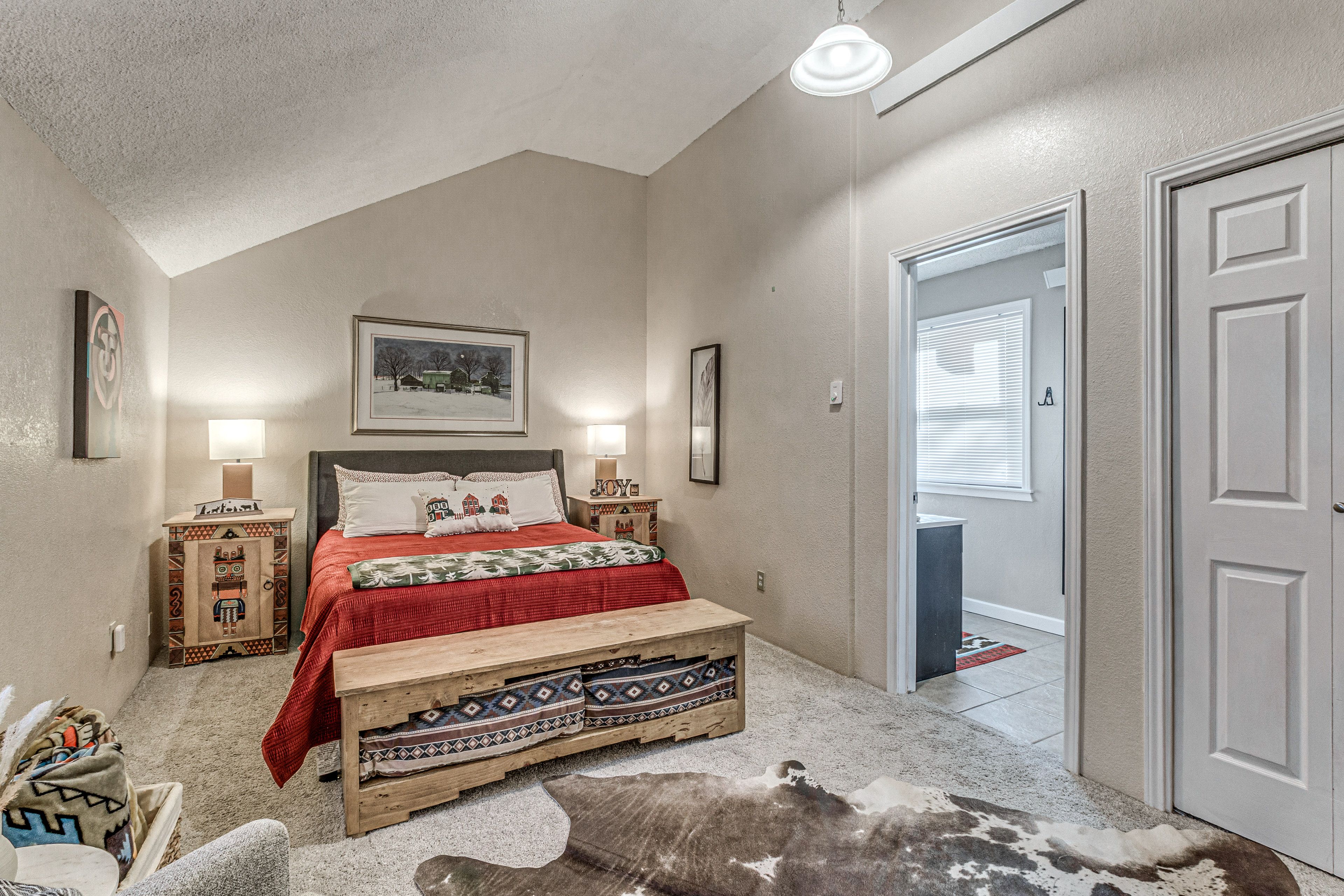 Loft Level | Queen Bed | Smart TV