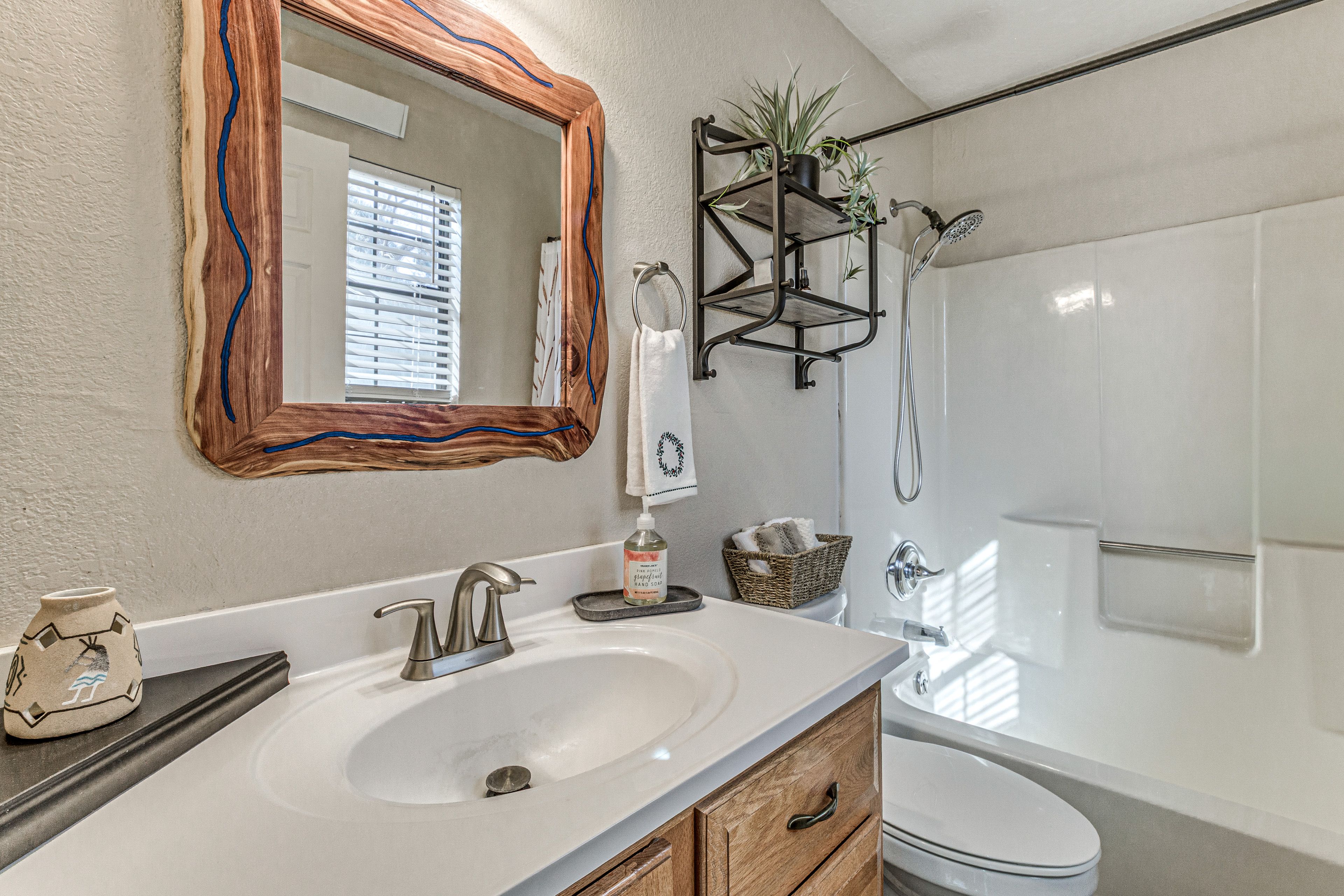 Bathroom | Main Level