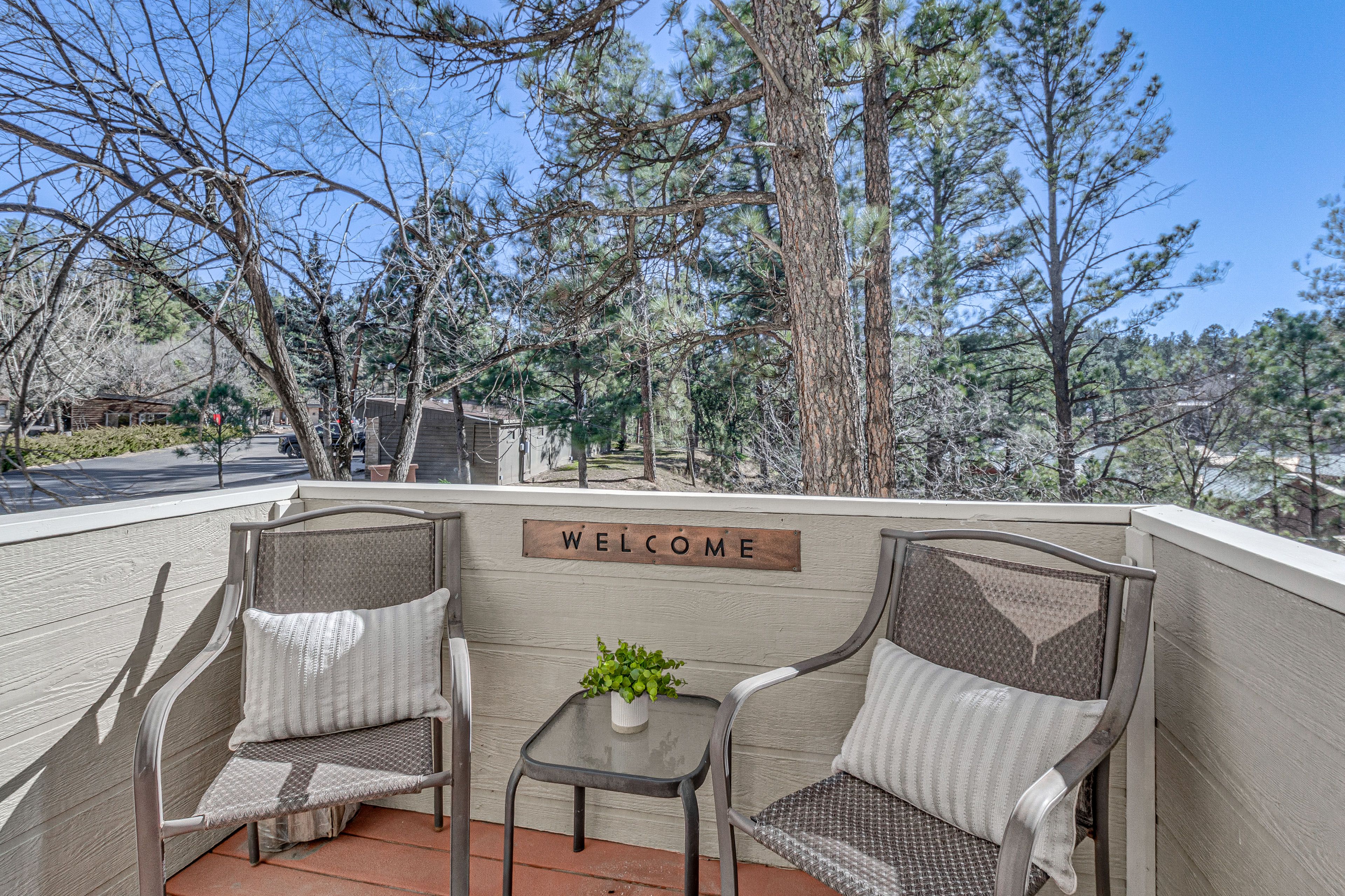 Private Balcony | Tara Condos Community | Walk to Midtown