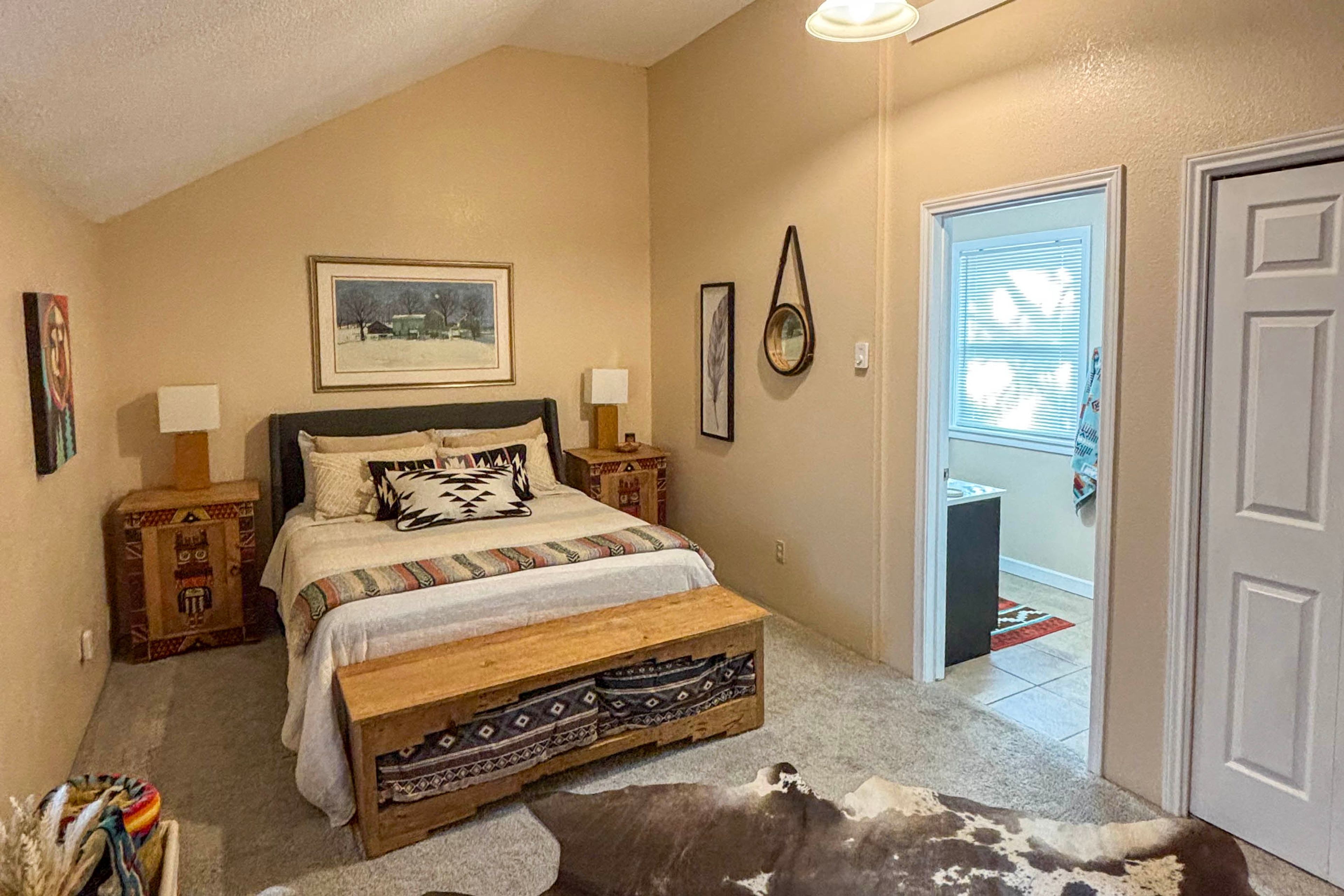 Loft Level | Queen Bed | Smart TV