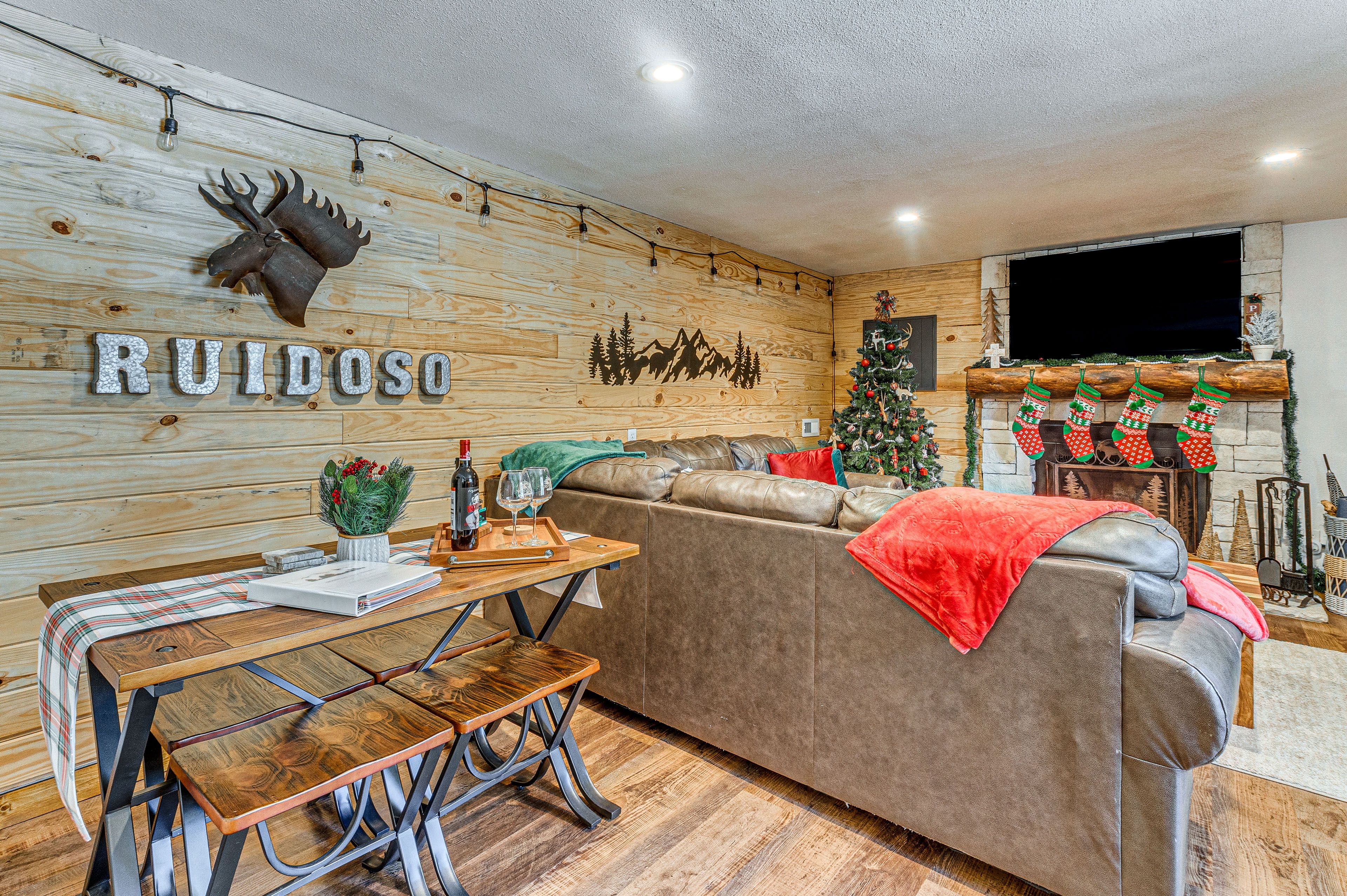 Living Room | 1st Floor | Smart TV | Free WiFi