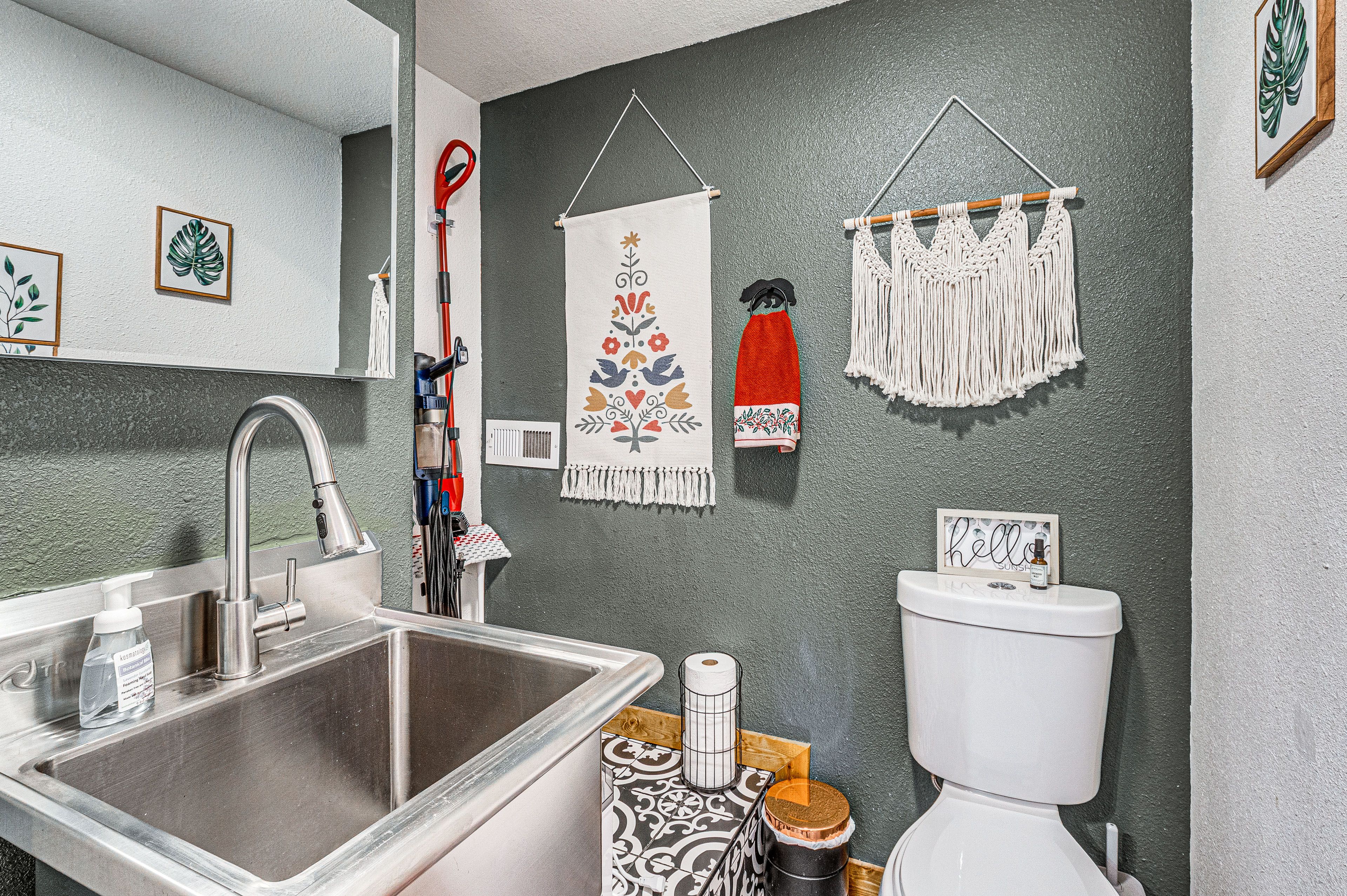 Half Bathroom/Laundry Room | 1st Floor | Washer & Dryer