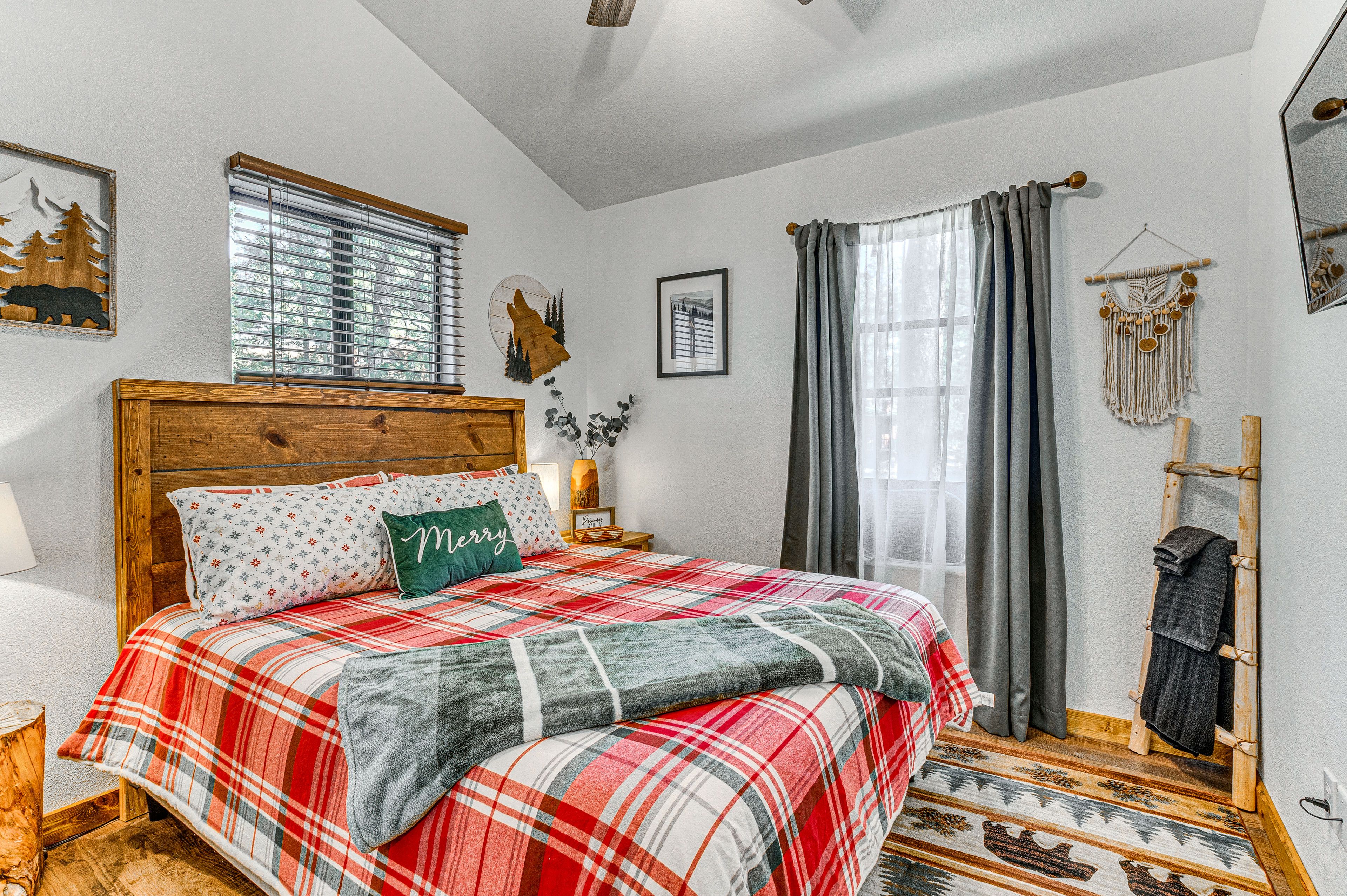 Bedroom 4 | 2nd Floor | Queen Bed | Smart TV