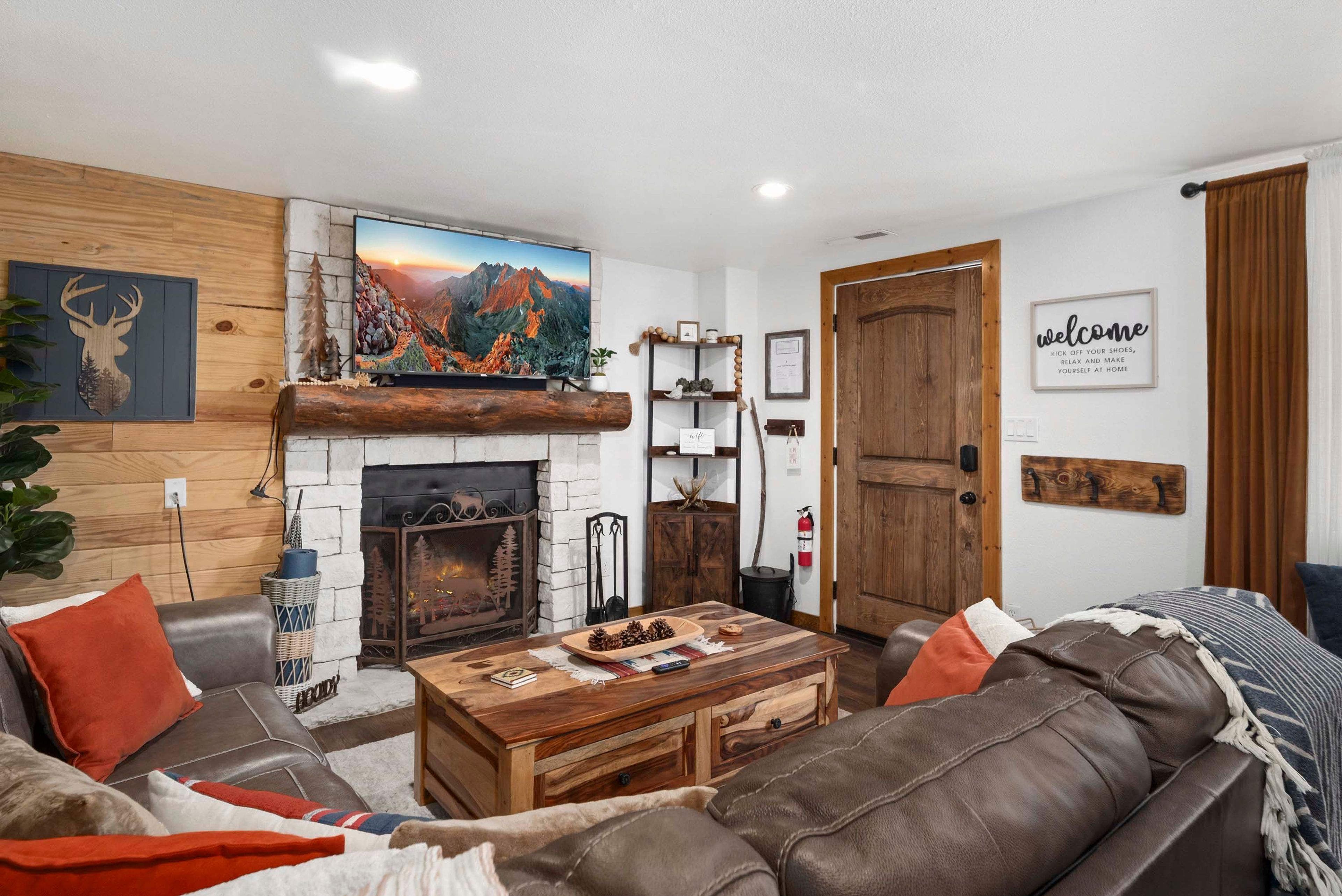 Living Room | 1st Floor | Smart TV | Free WiFi