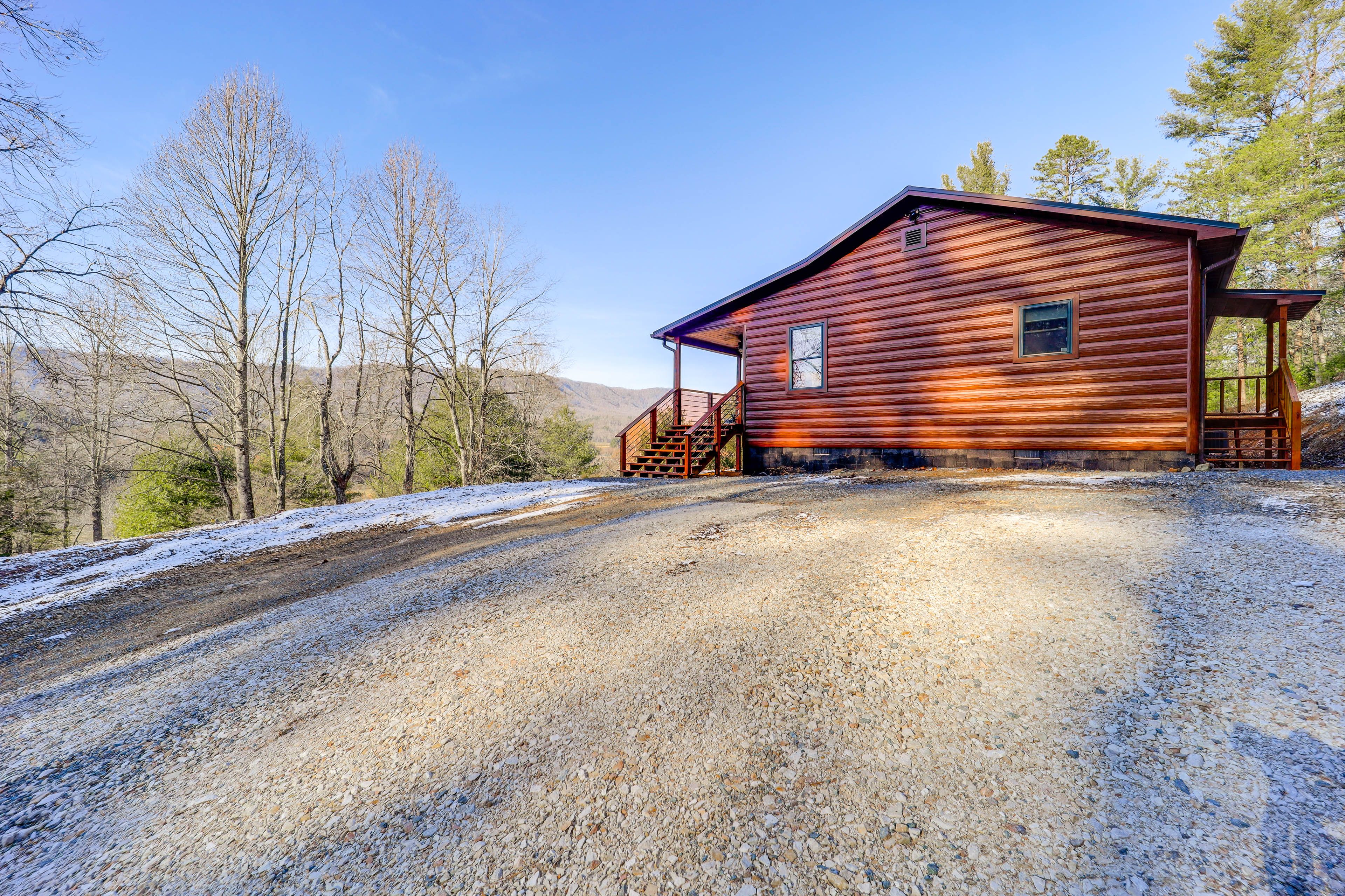 Parking | Driveway (4 Vehicles)