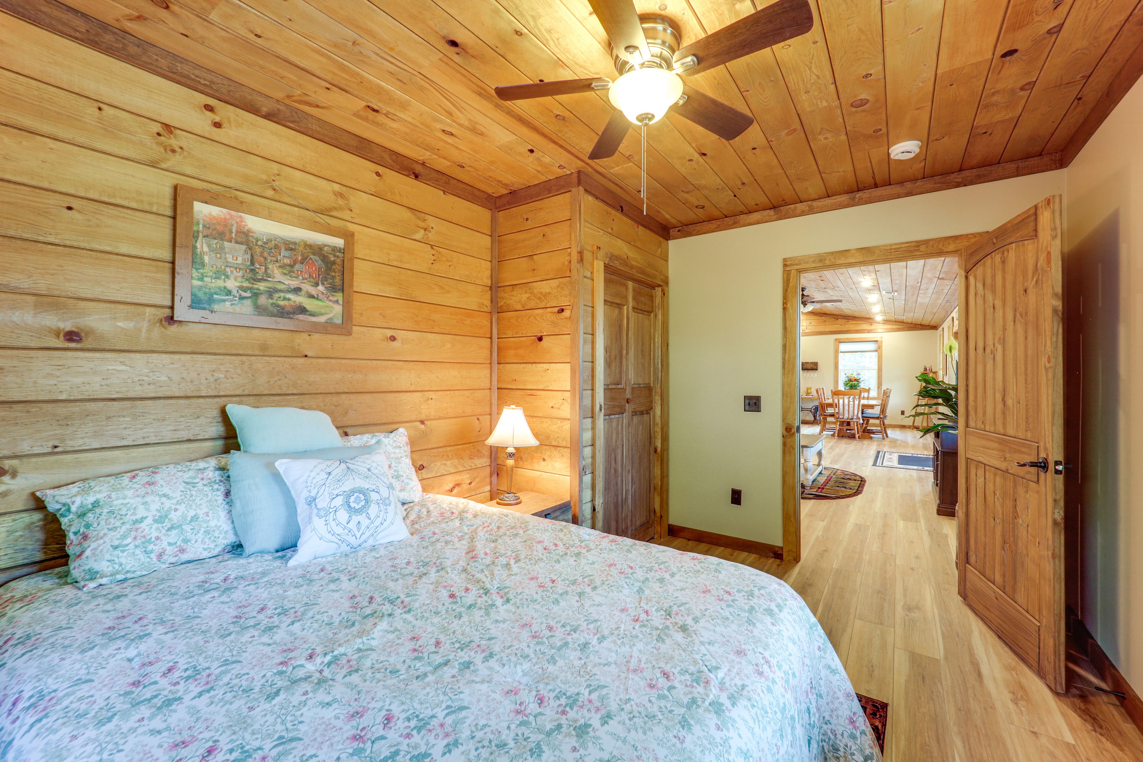 Bedroom 2 | Queen Bed