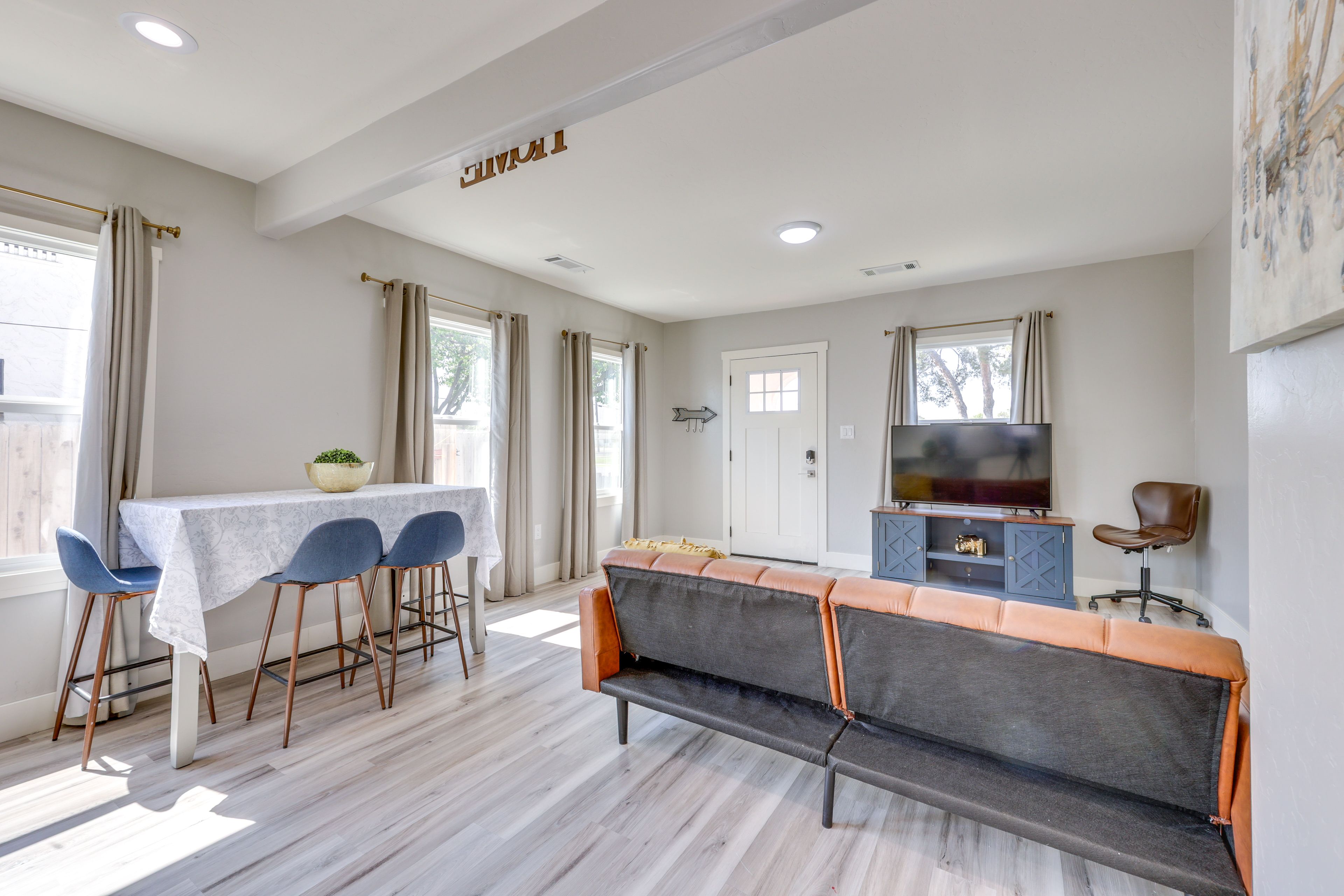 Dining Table | Breakfast Bar