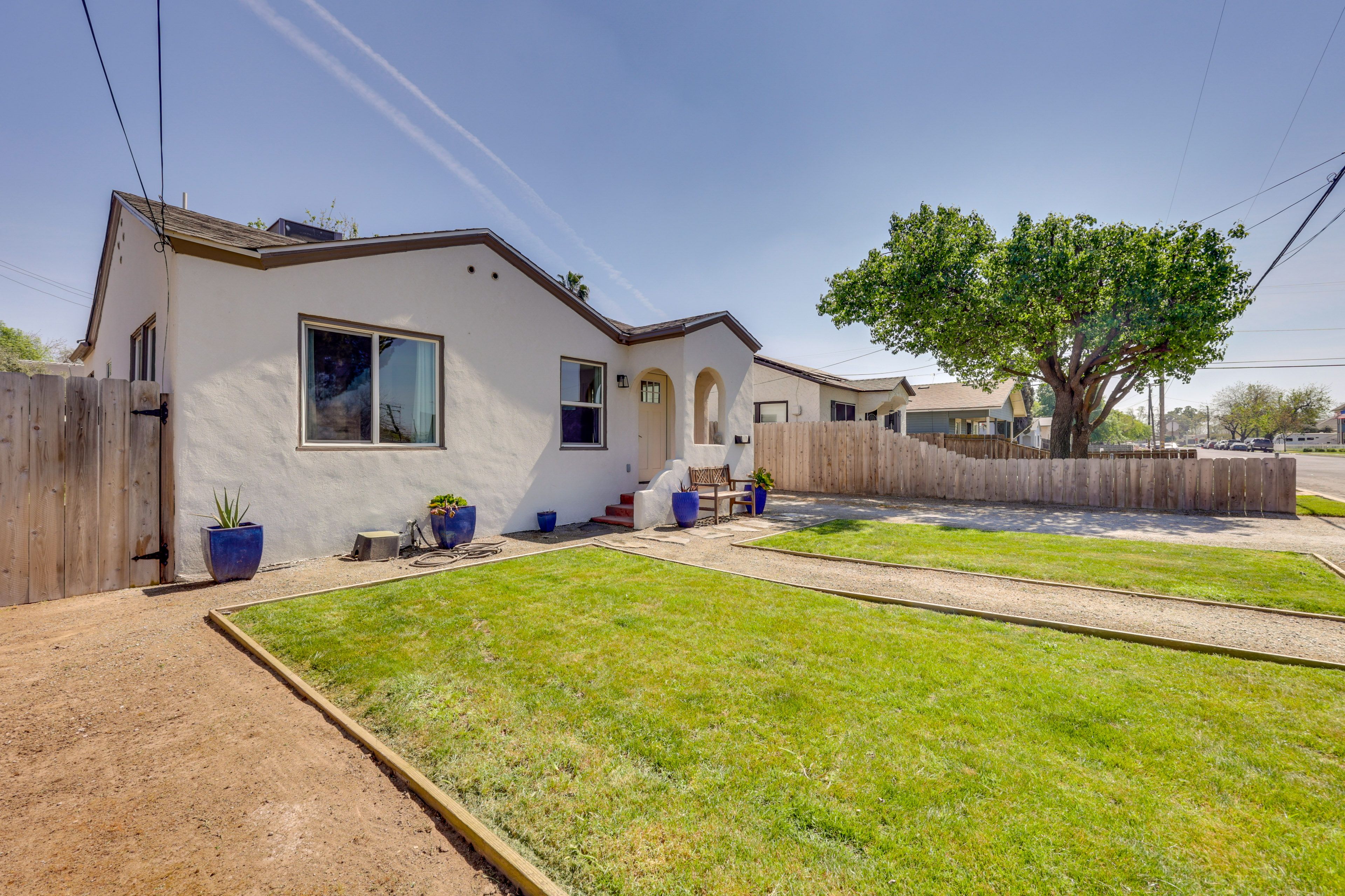 Hanford Vacation Rental | 2BR | 1BA | 900 Sq Ft