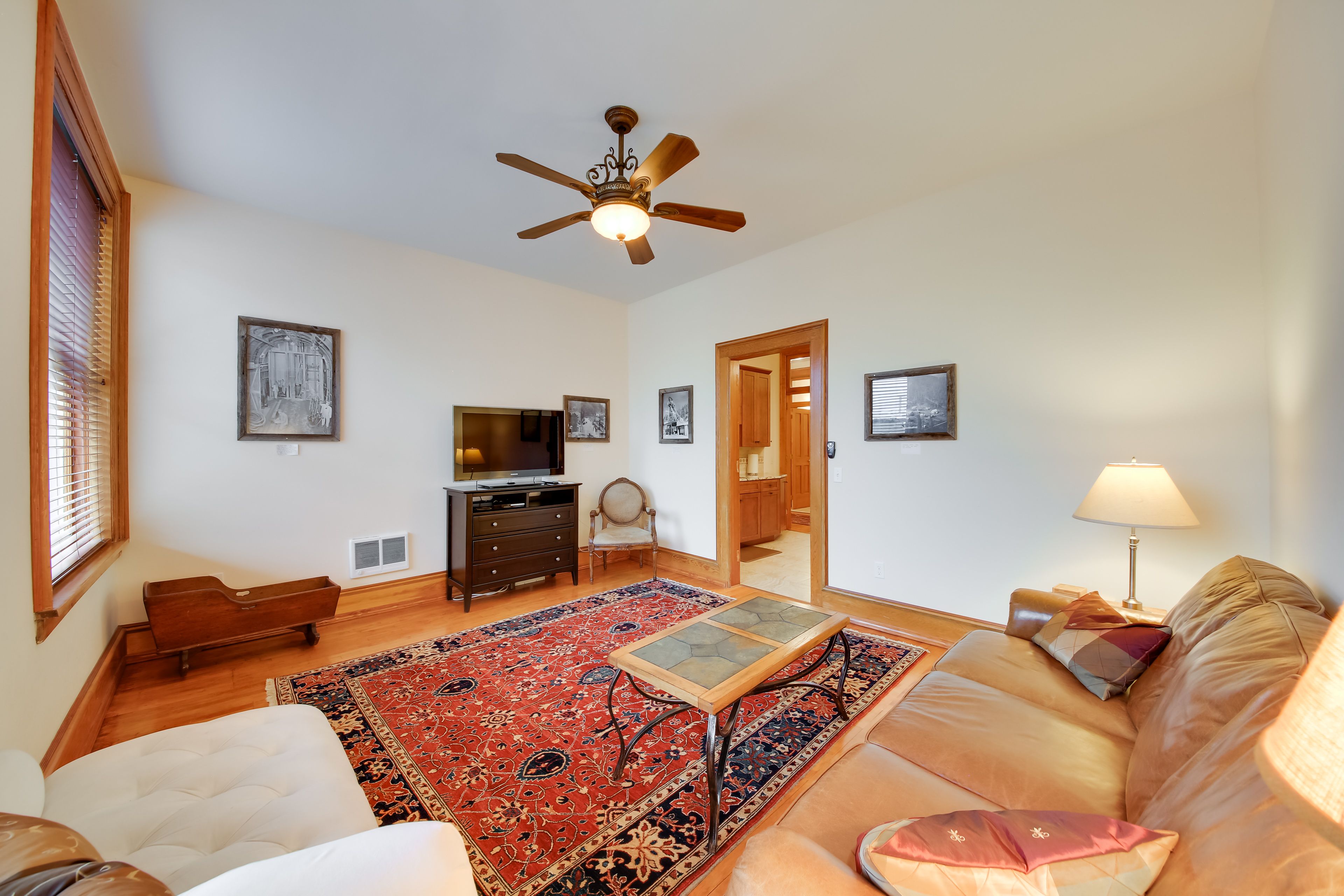 Living Room | Smart TV | Free WiFi