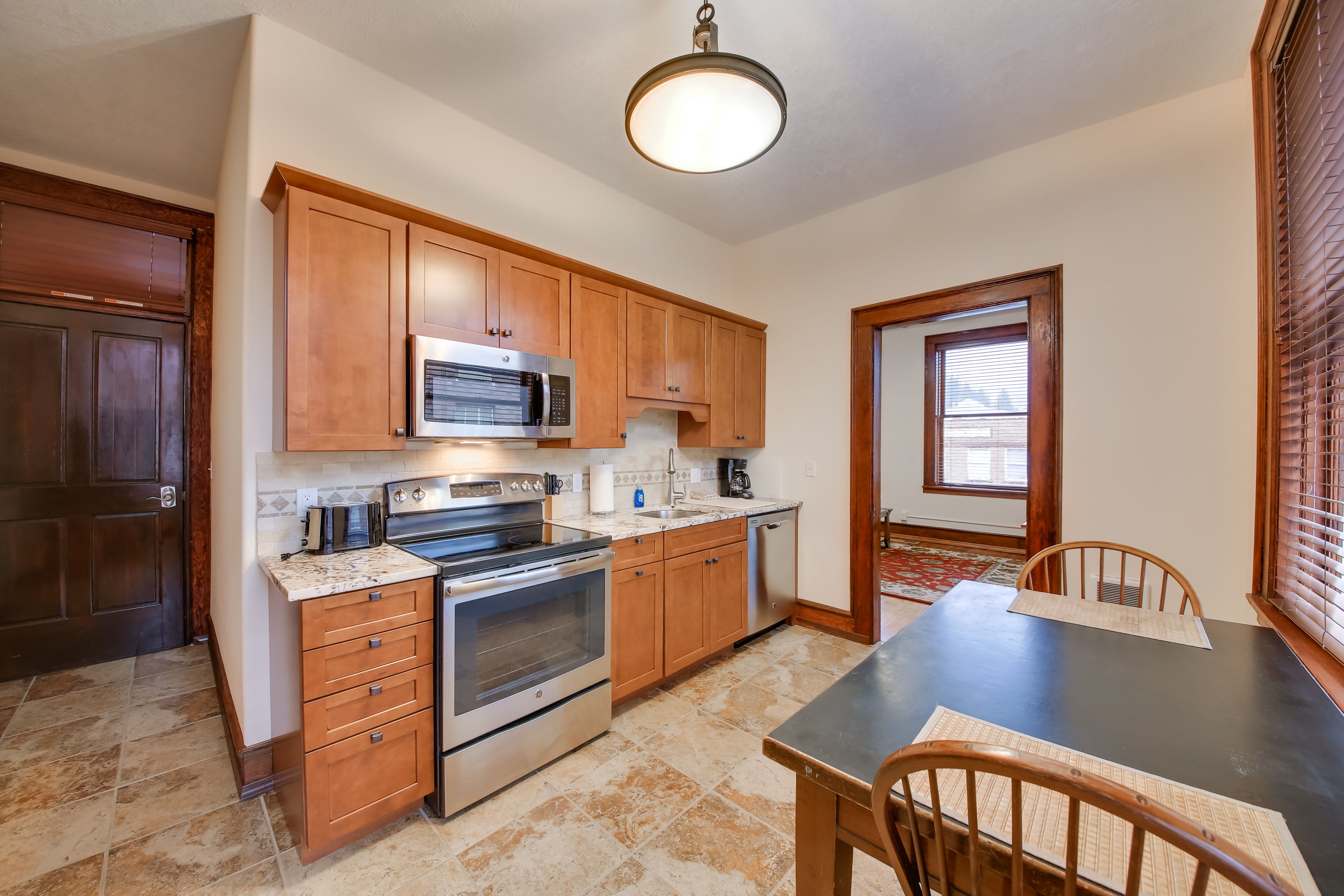 Dining Area | Dishware/Flatware Provided