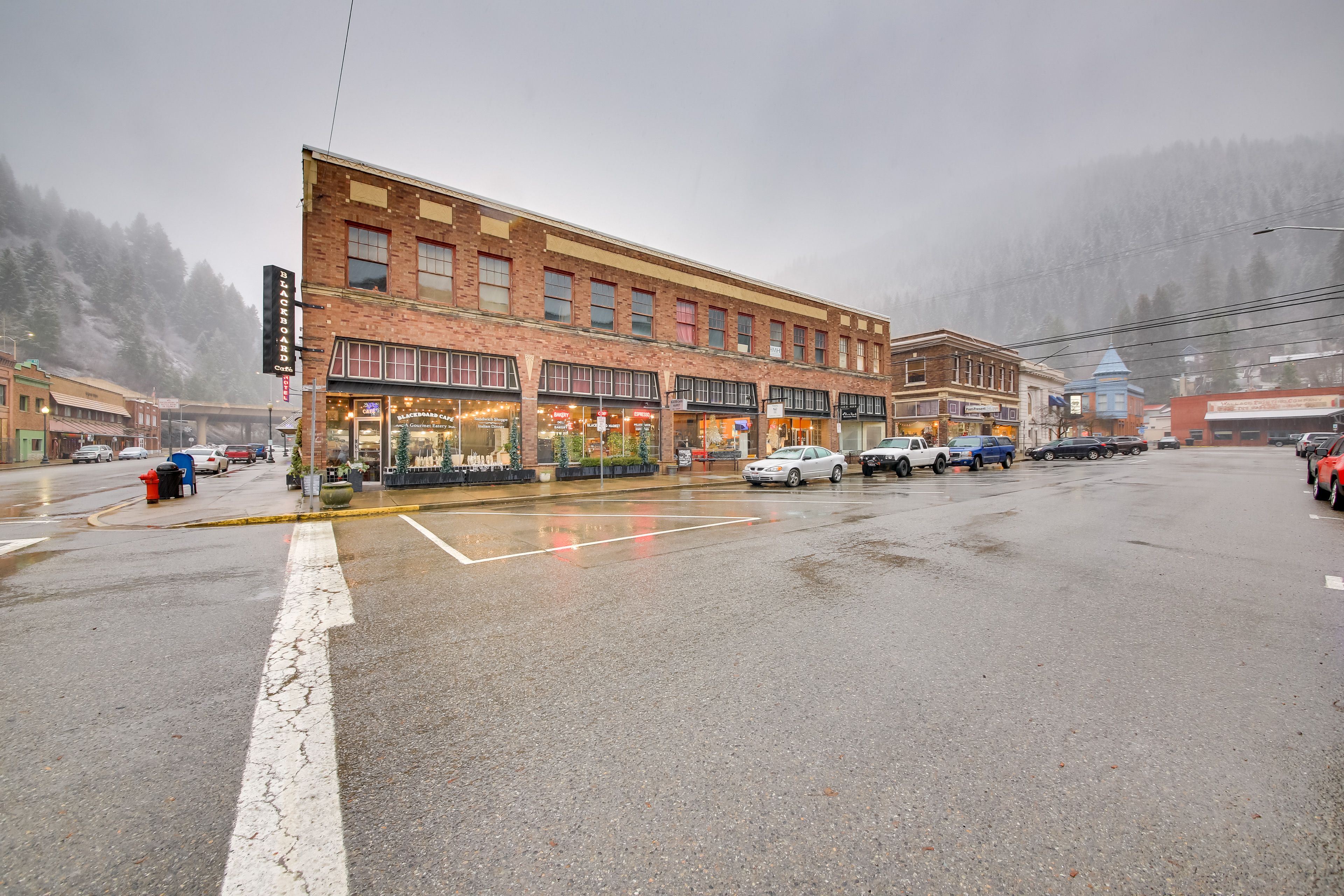 Surrounding Downtown Area