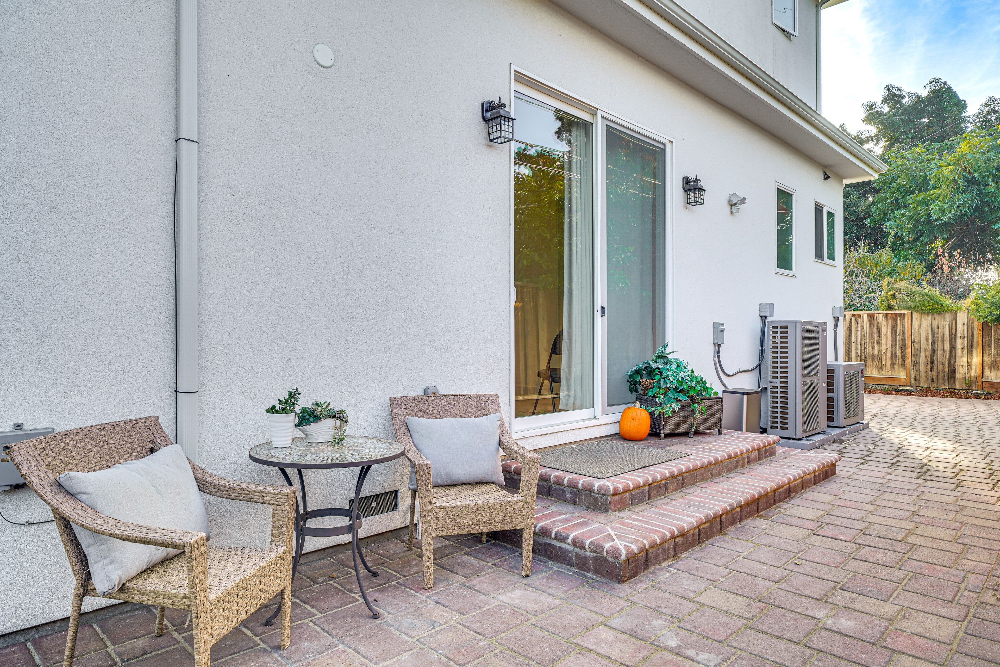 San Jose Vacation Rental | Studio | 1BA | 500 Sq Ft | 3 Steps to Enter