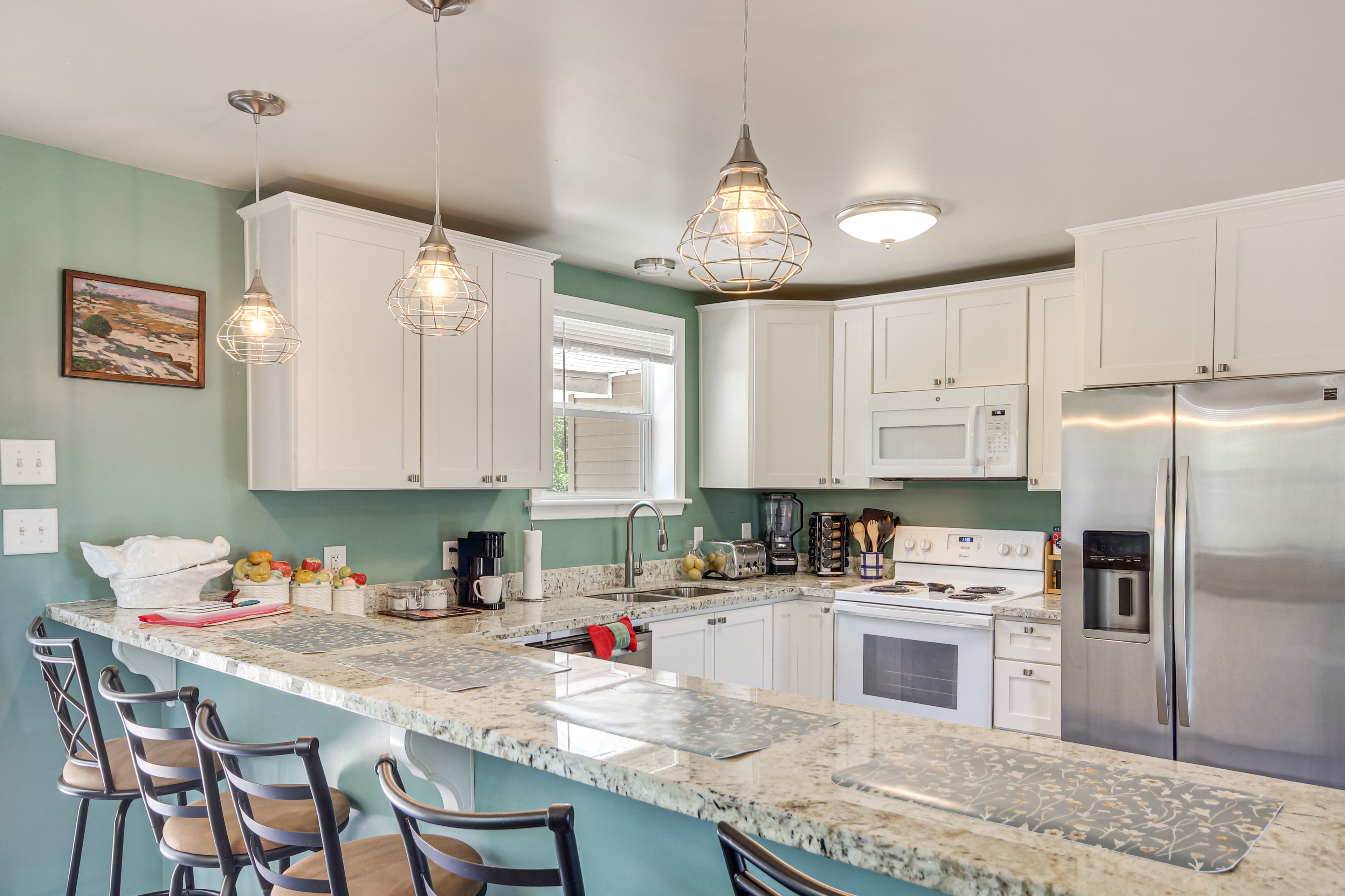 Breakfast Bar | Main Level