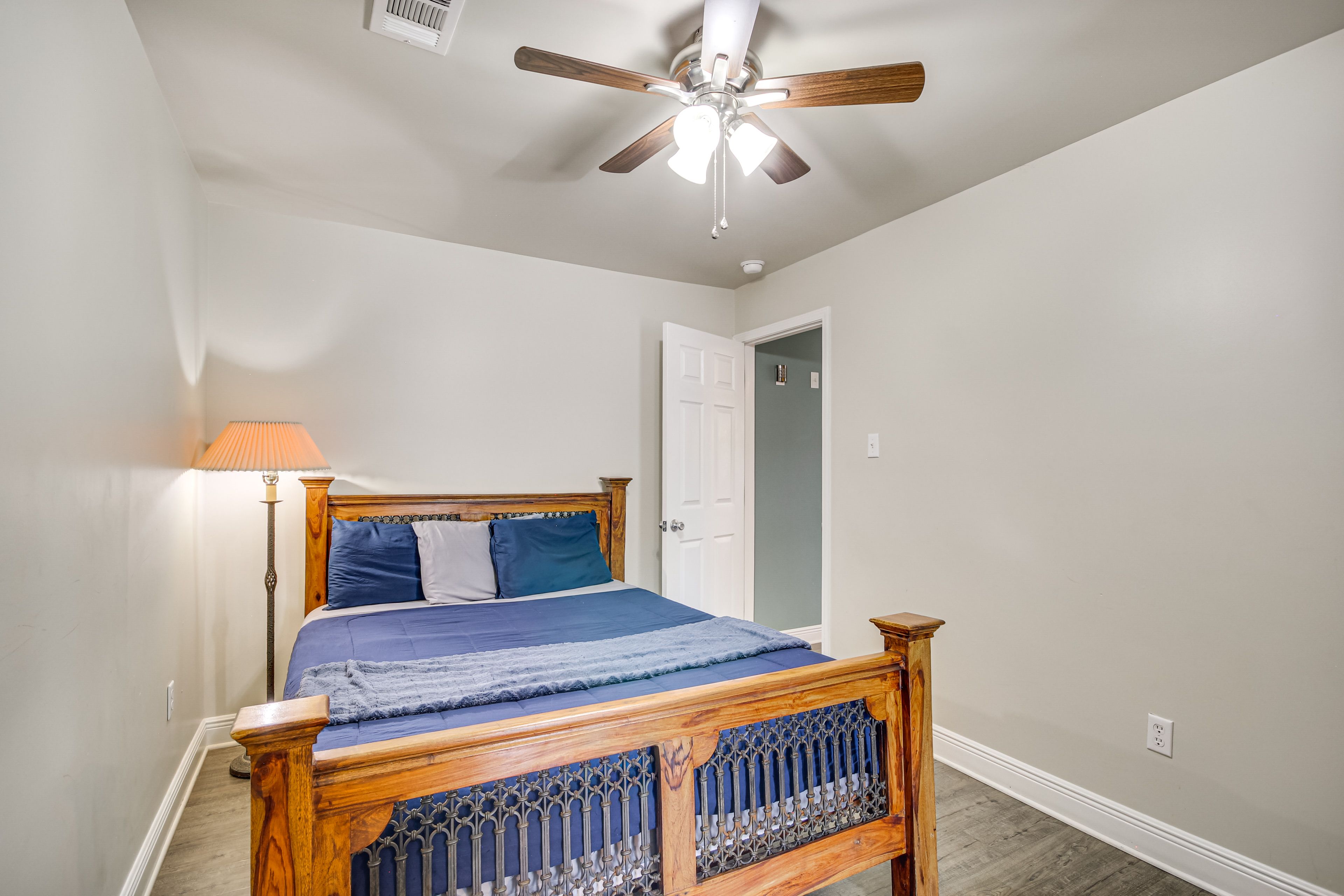 Bedroom 2 | Queen Bed | Main Level