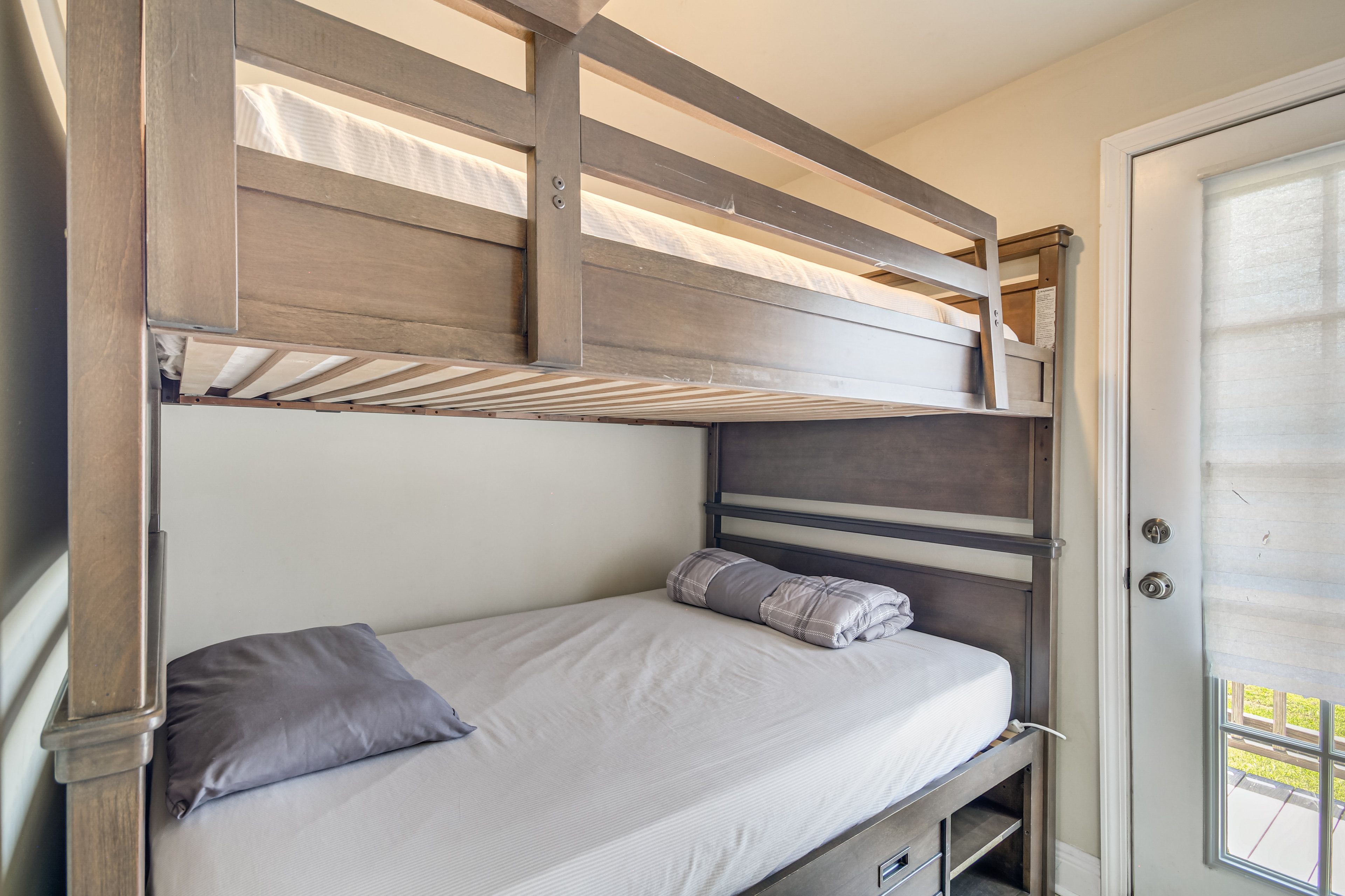 Sleeping Nook | Full Bunk Bed | Main Level