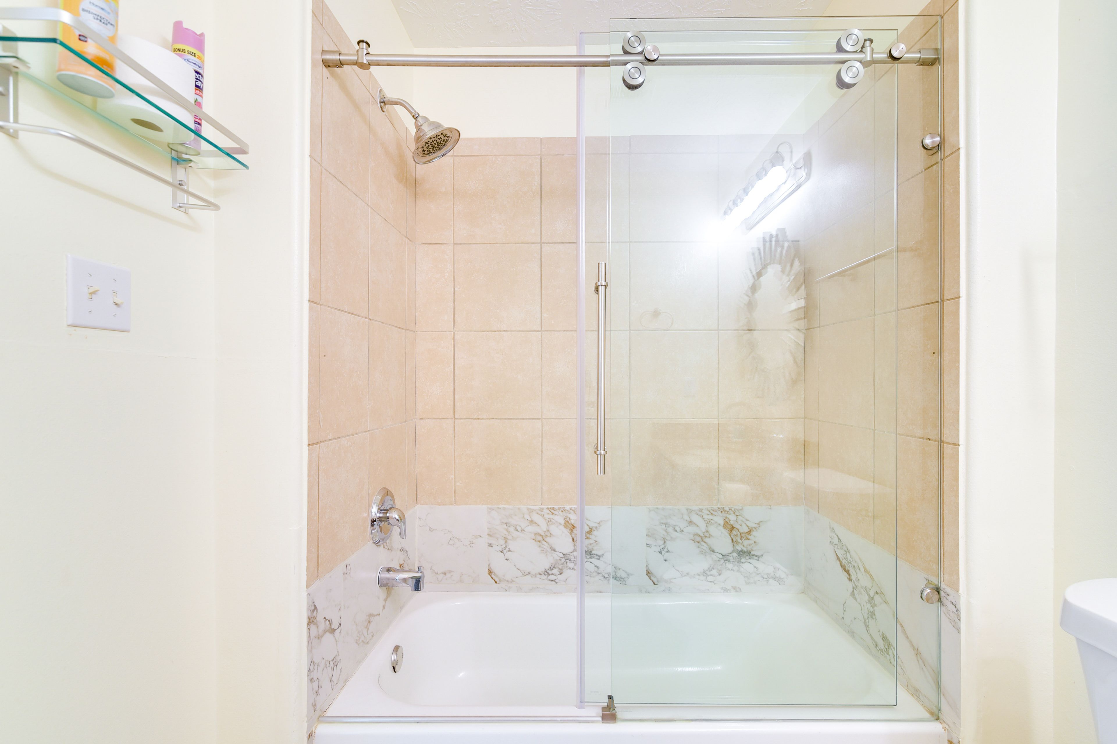 Full Bathroom | 2nd Floor