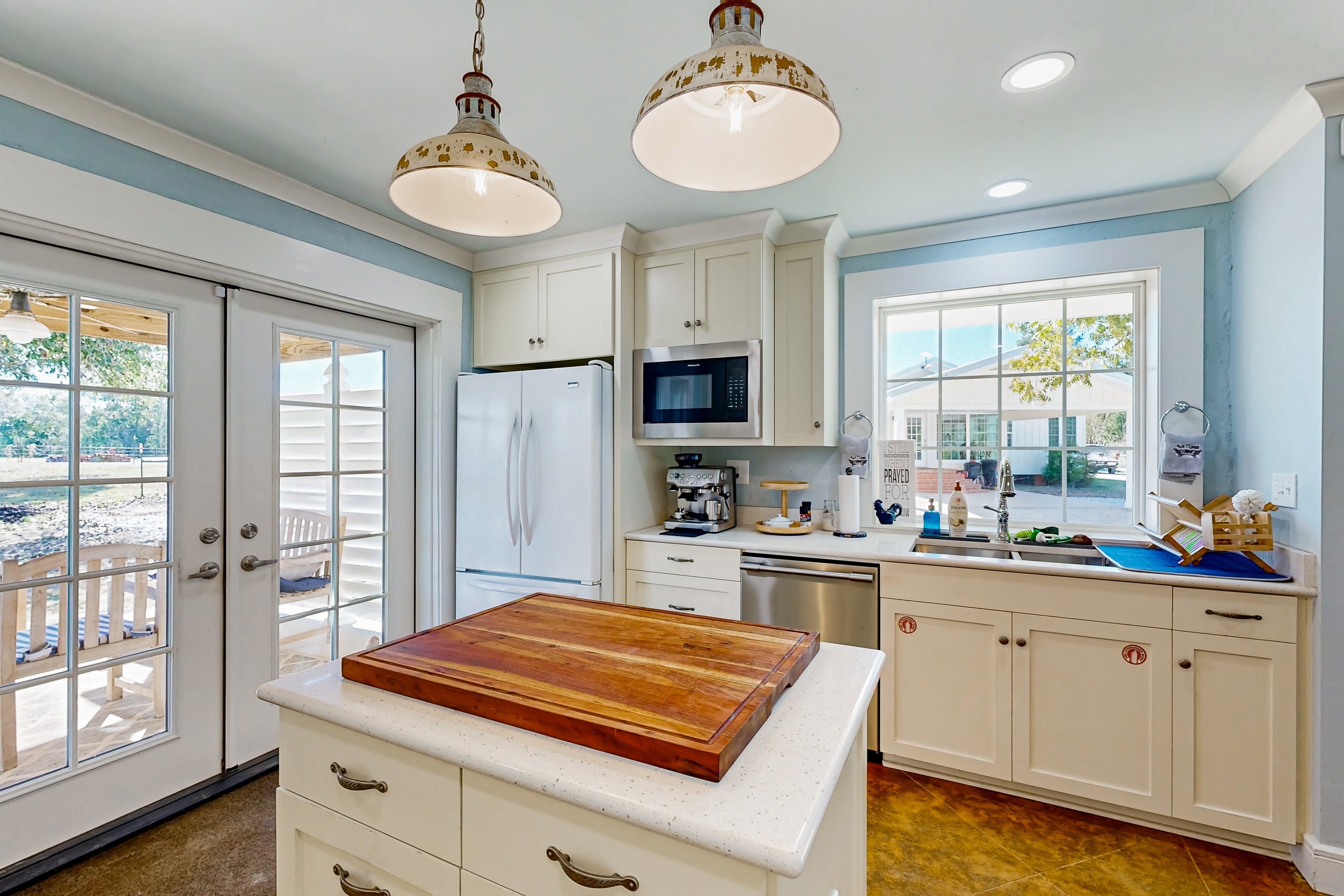 Tylertown Vacation Rental | 1BR | 1BA | 880 Sq Ft | Step-Free Access