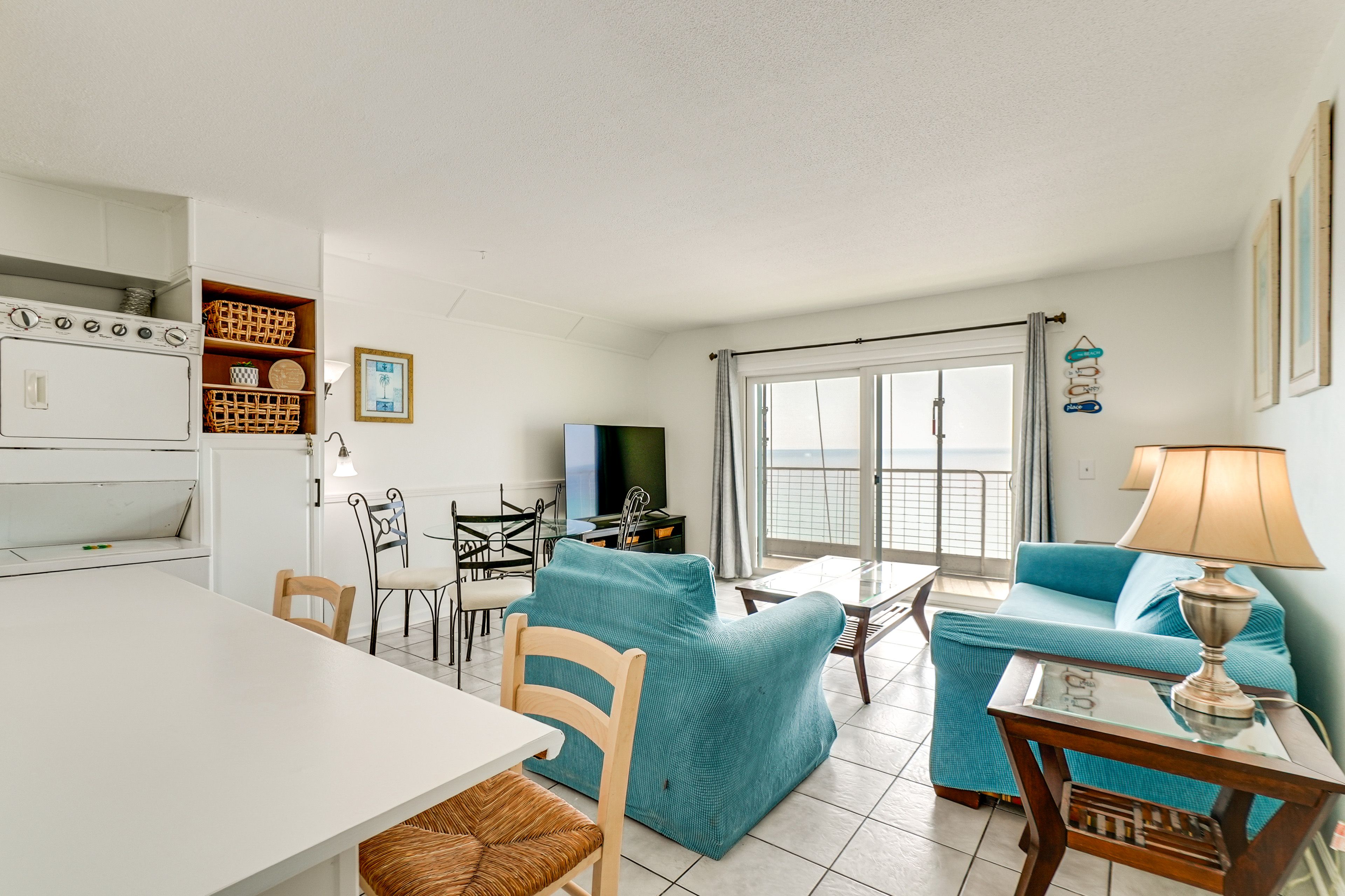 Living Room | Single-Story Unit