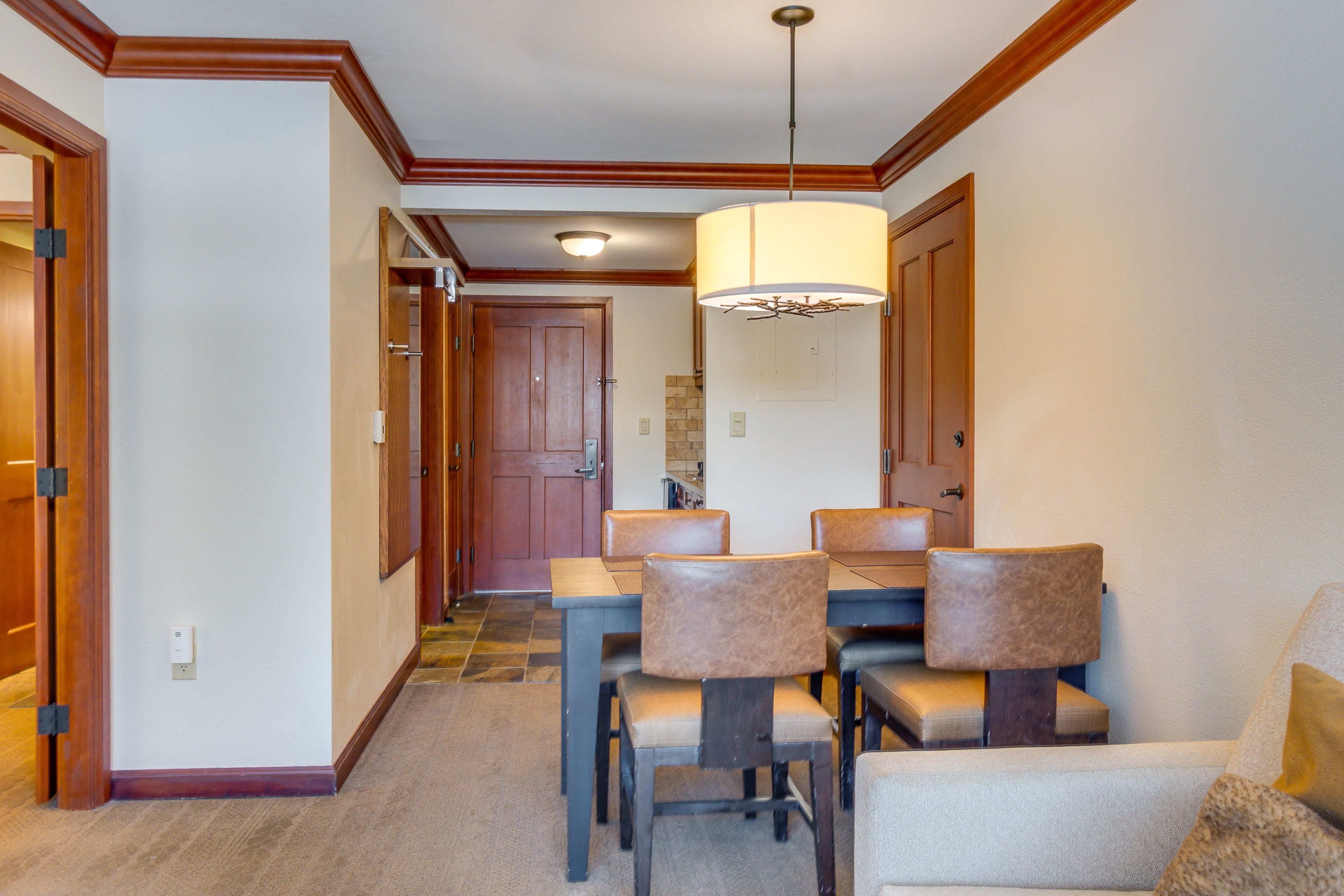 Dining Area | Dishes & Flatware Provided