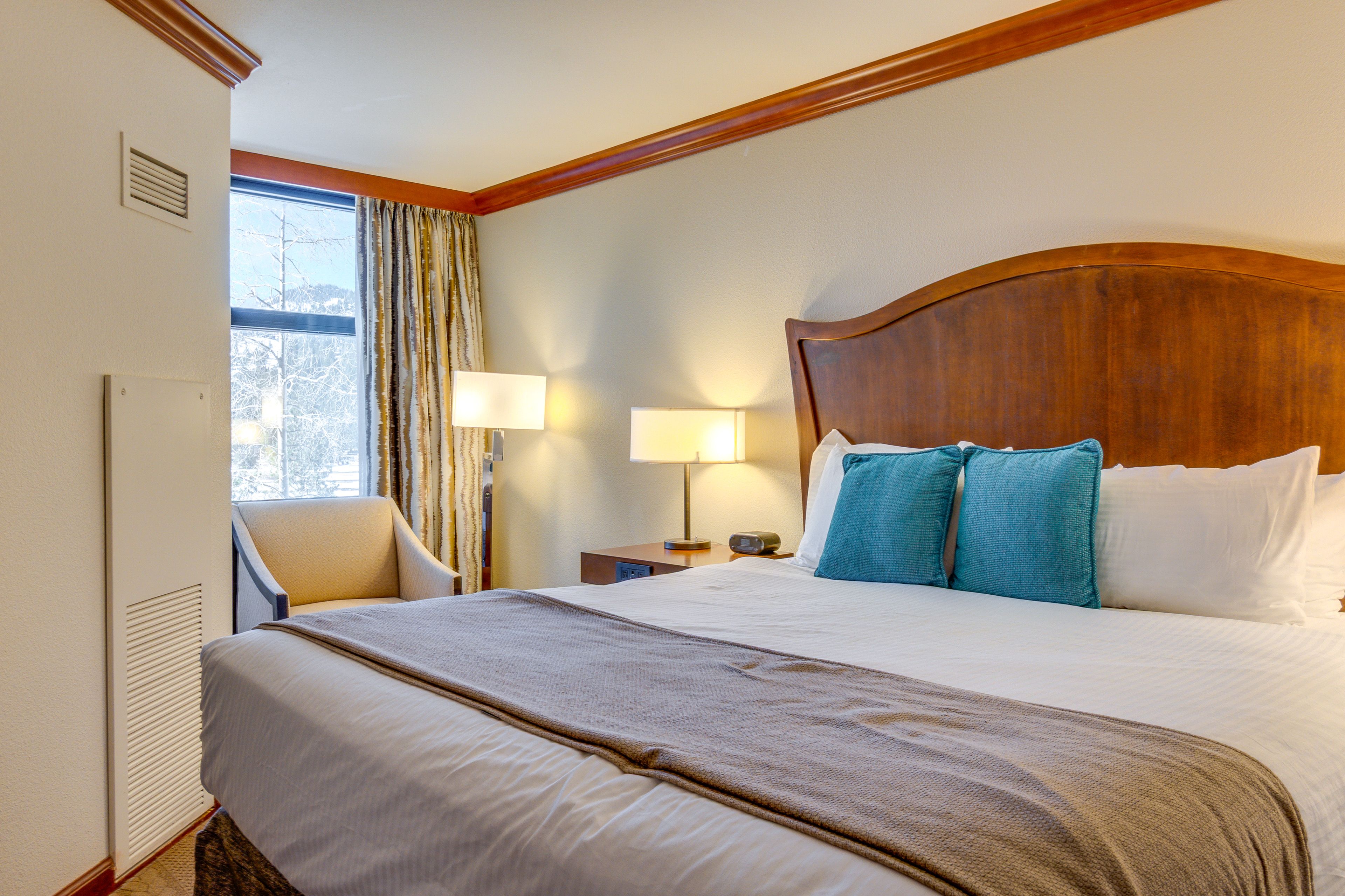 Bedroom 1 | King Bed | En-Suite Bathroom