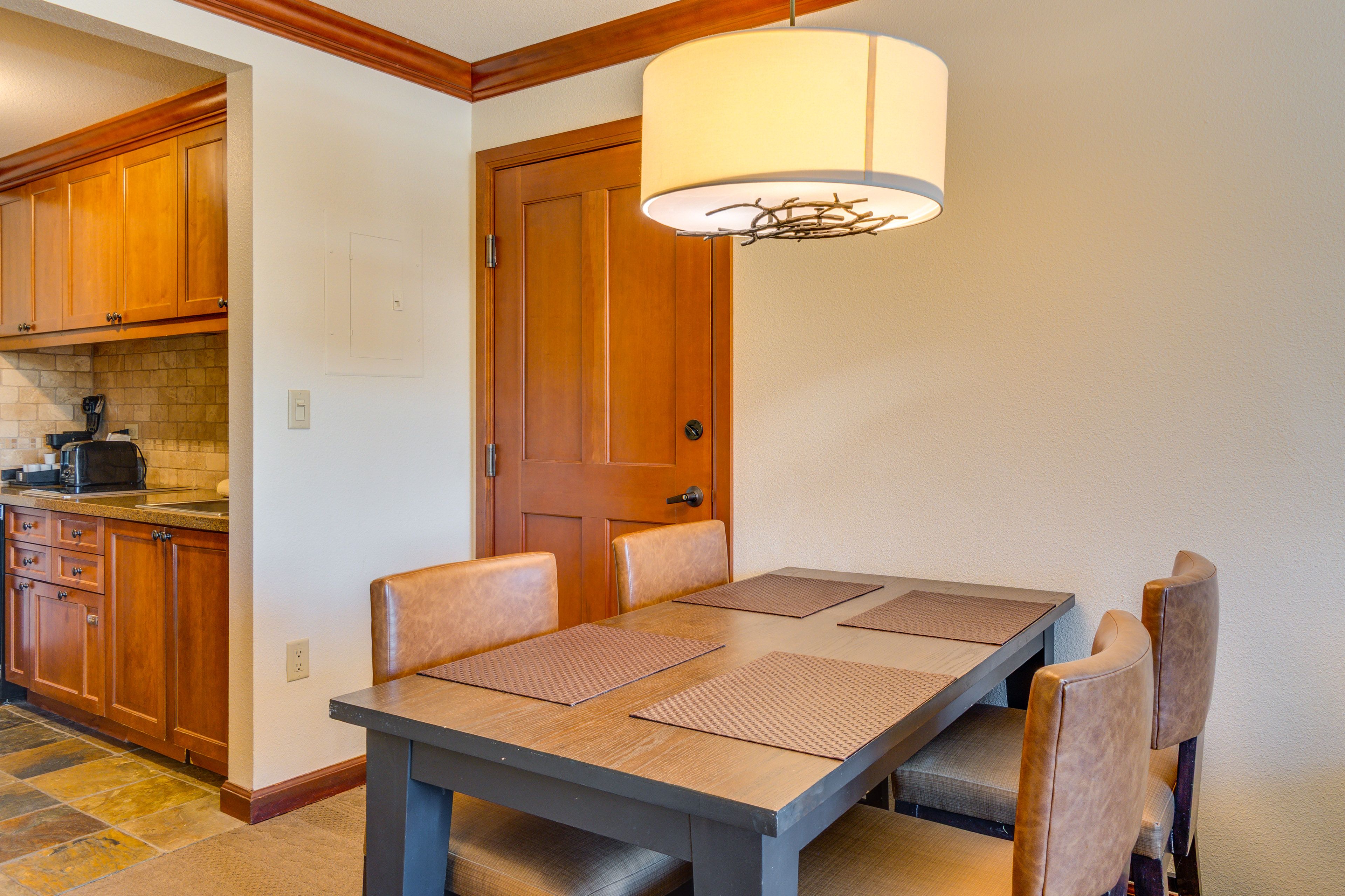 Dining Area | Dishes & Flatware Provided