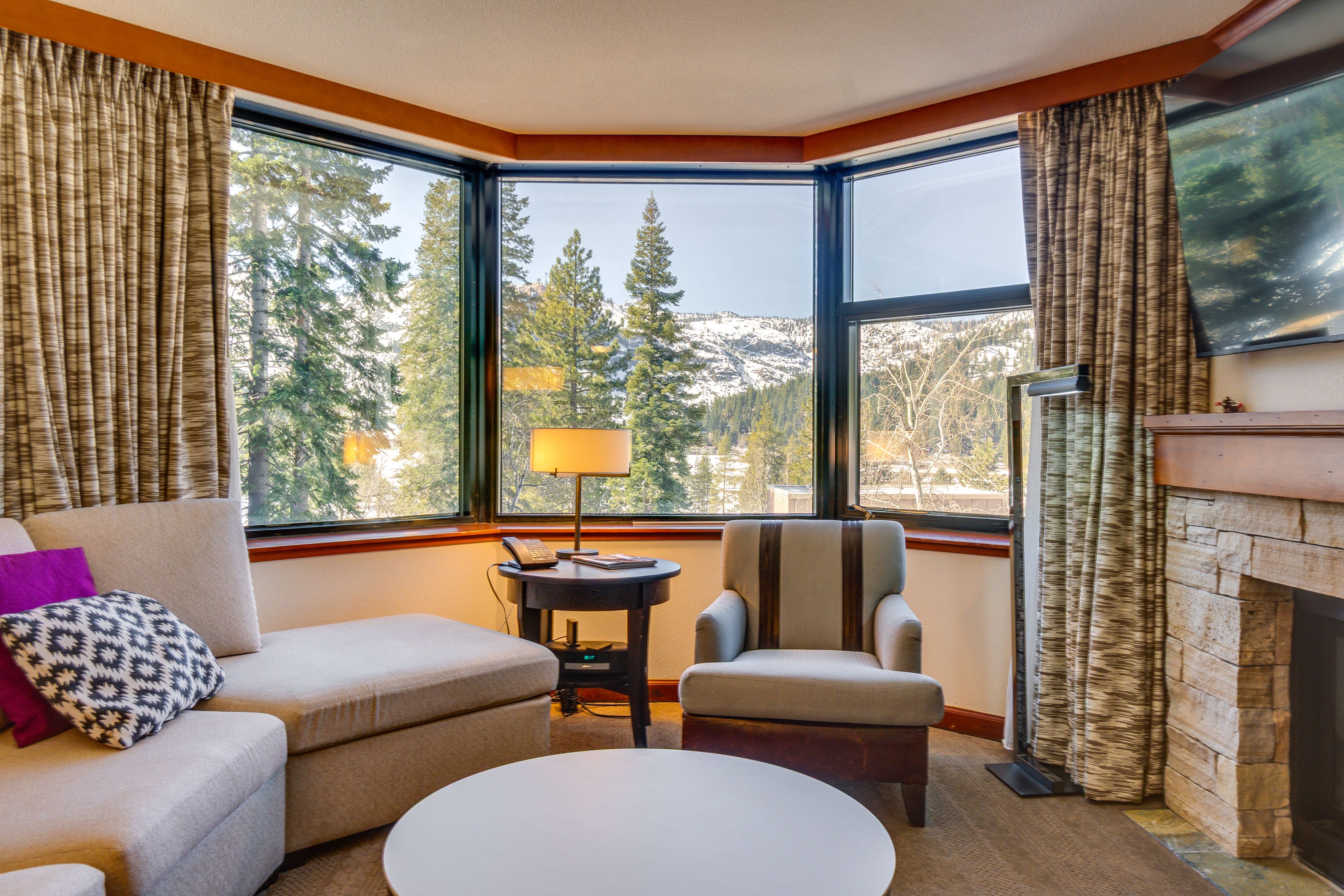 Living Room | Sleeper Sofa | Mountain Views | Fireplace