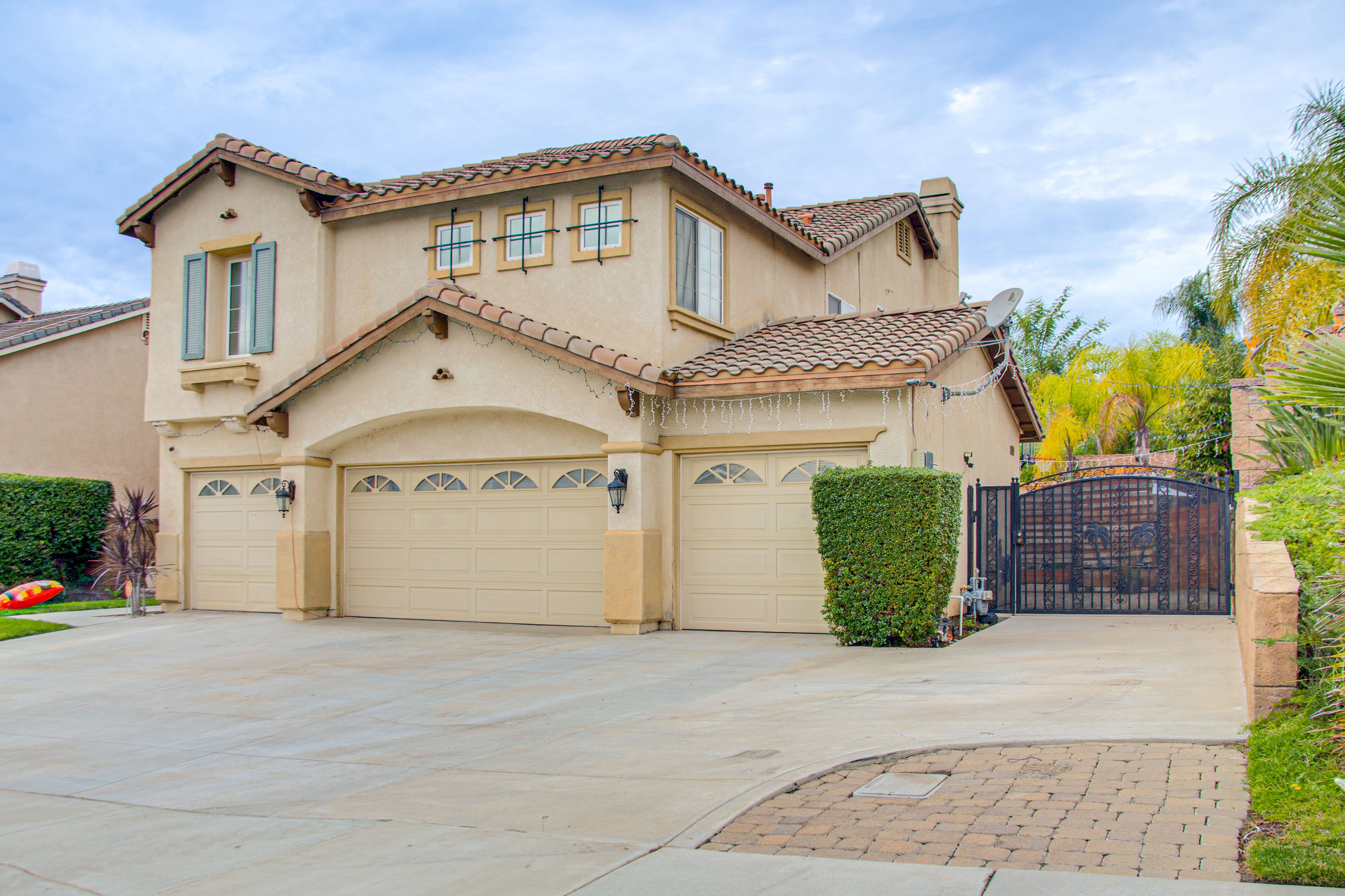 Parking | Driveway (1 Vehicle) | Free Street Parking