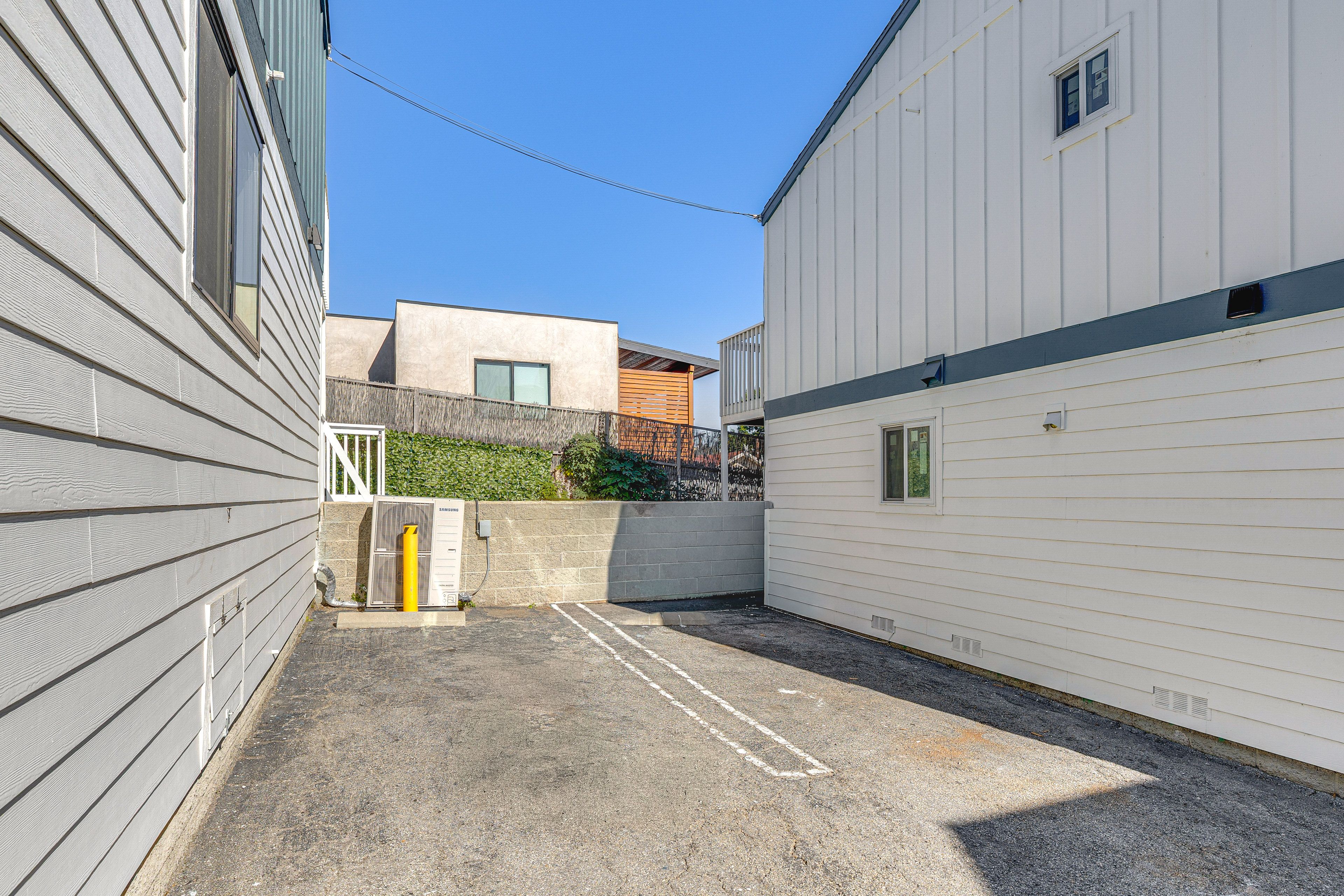 Parking | Driveway (2 Vehicles)