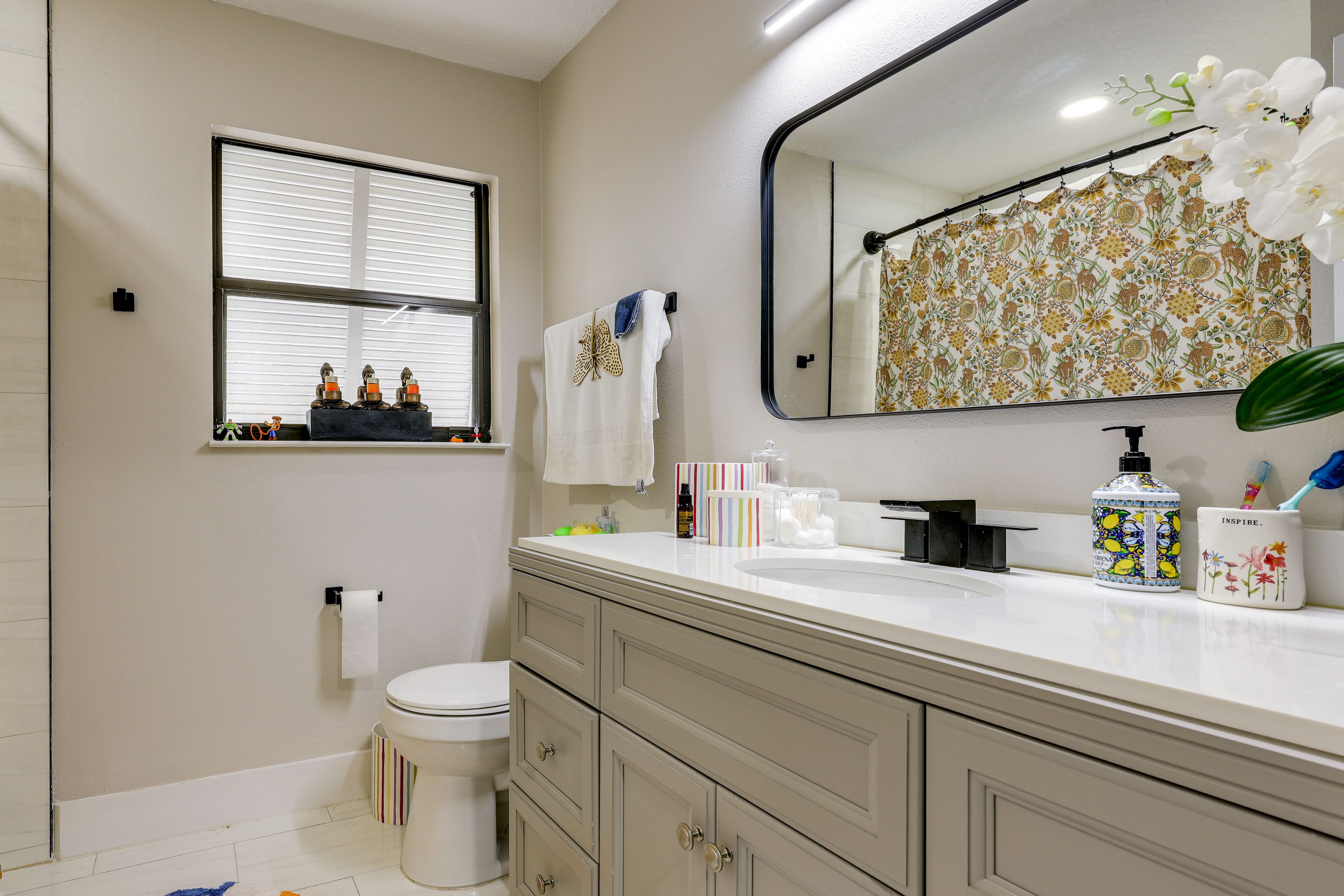 Bathroom | 2nd Floor