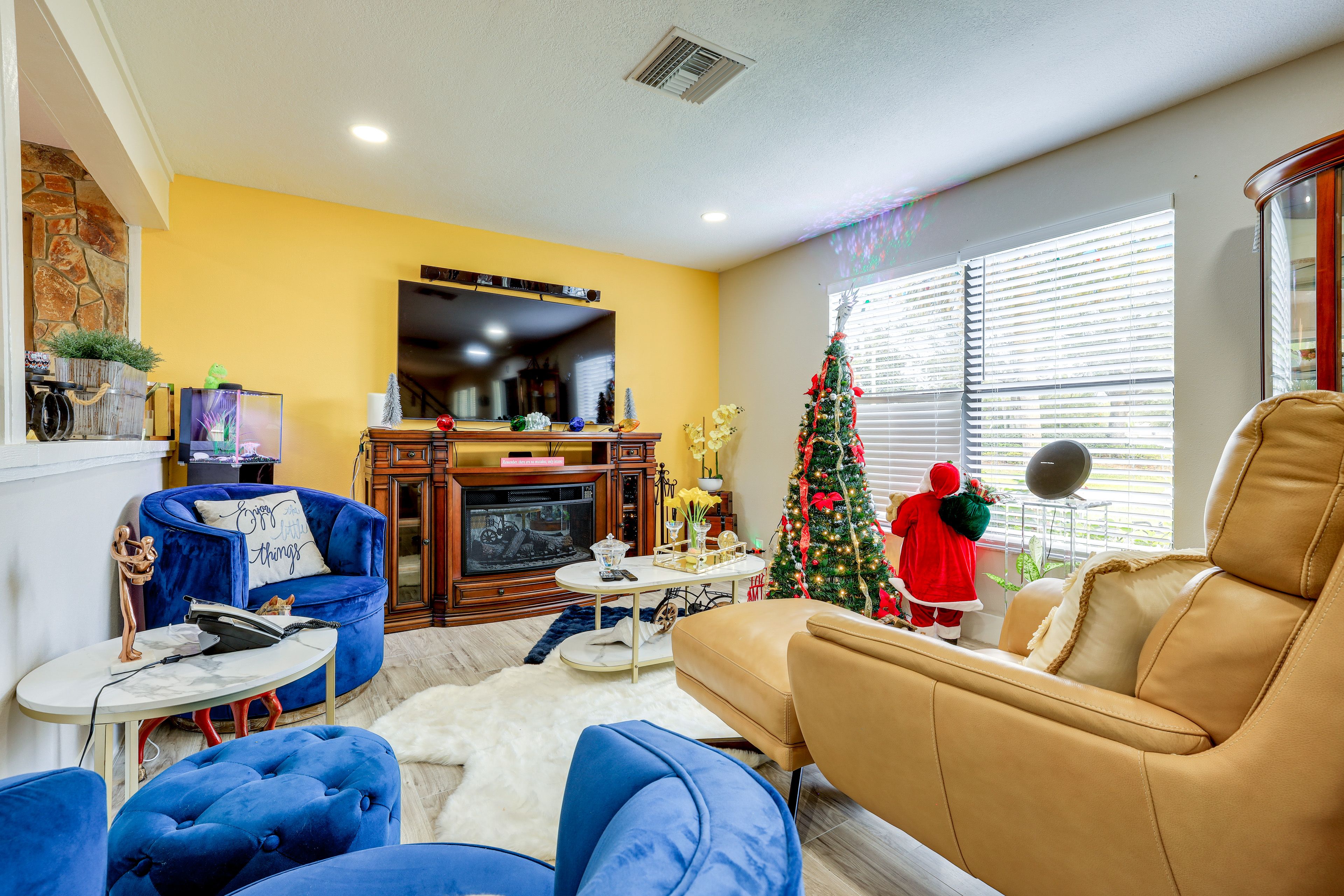 Living Room | Smart TV | Free WiFi | 1st Floor